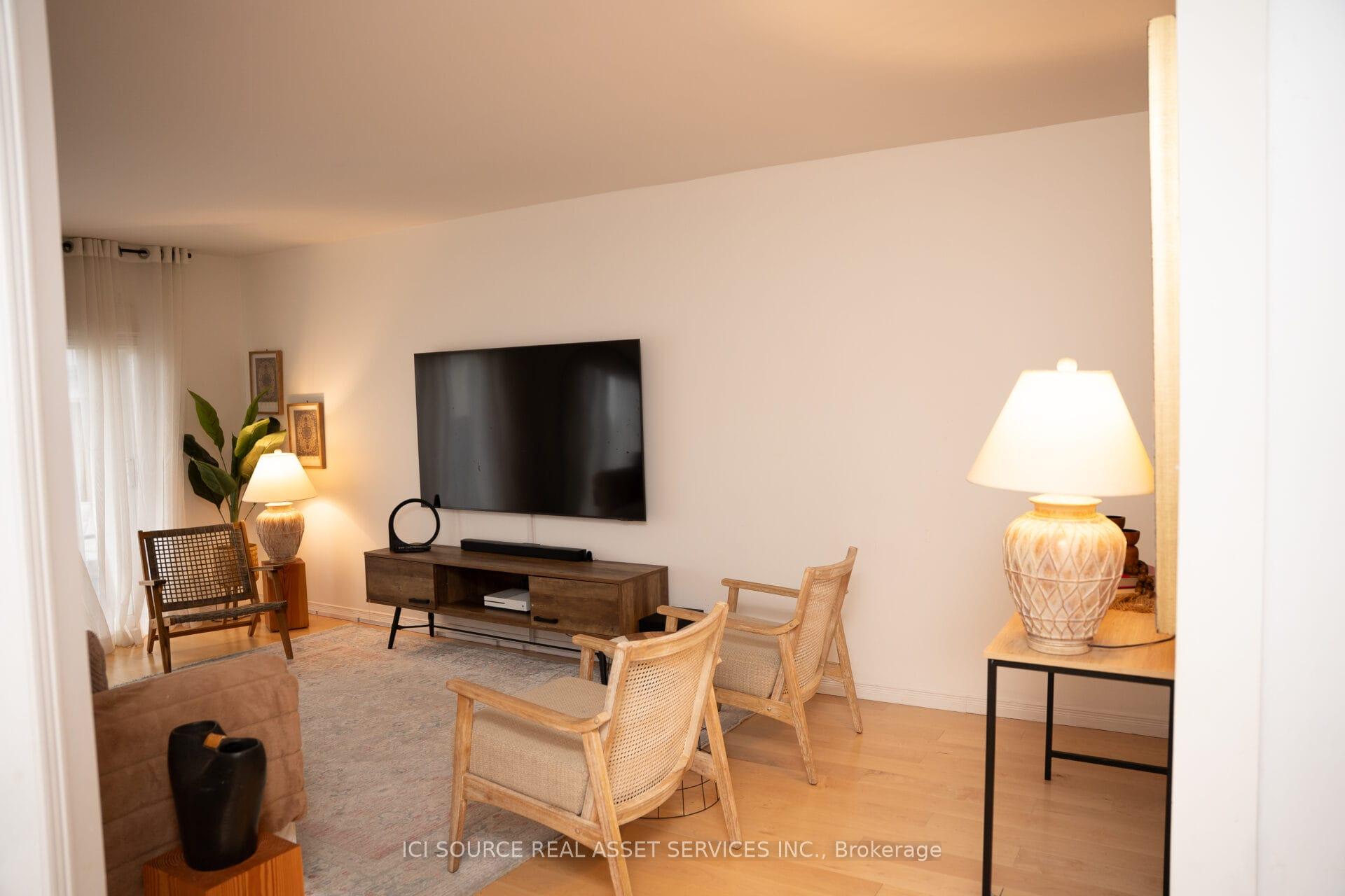 Photo 4 of 1678 Fieldcrest Lane, Tecumseh — HOMEH