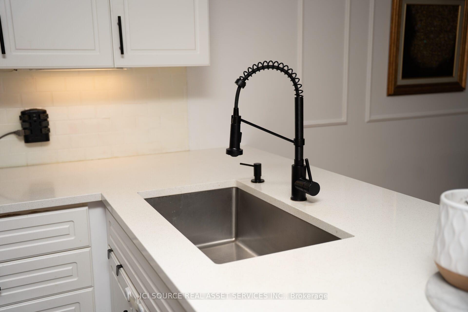 Photo 8 of 1678 Fieldcrest Lane, Tecumseh — HOMEH