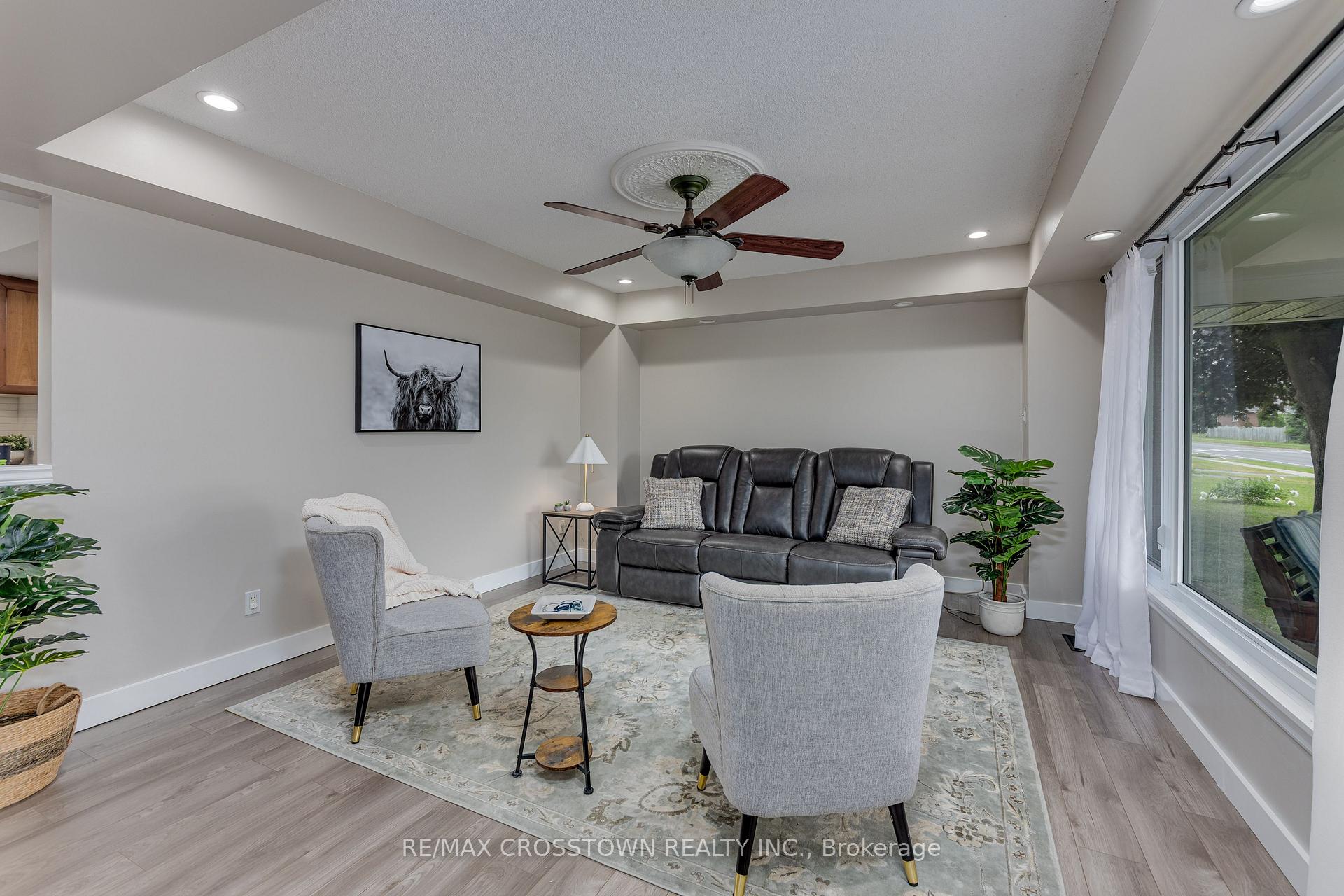 Photo 7 of 119 Bayview Drive, Barrie, Allandale Heights — HOMEH