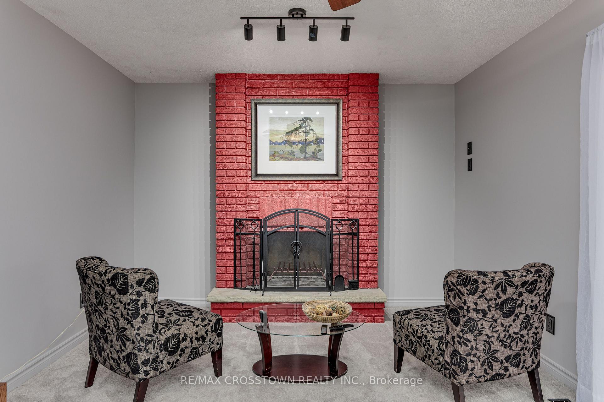 Photo 16 of 119 Bayview Drive, Barrie, Allandale Heights — HOMEH