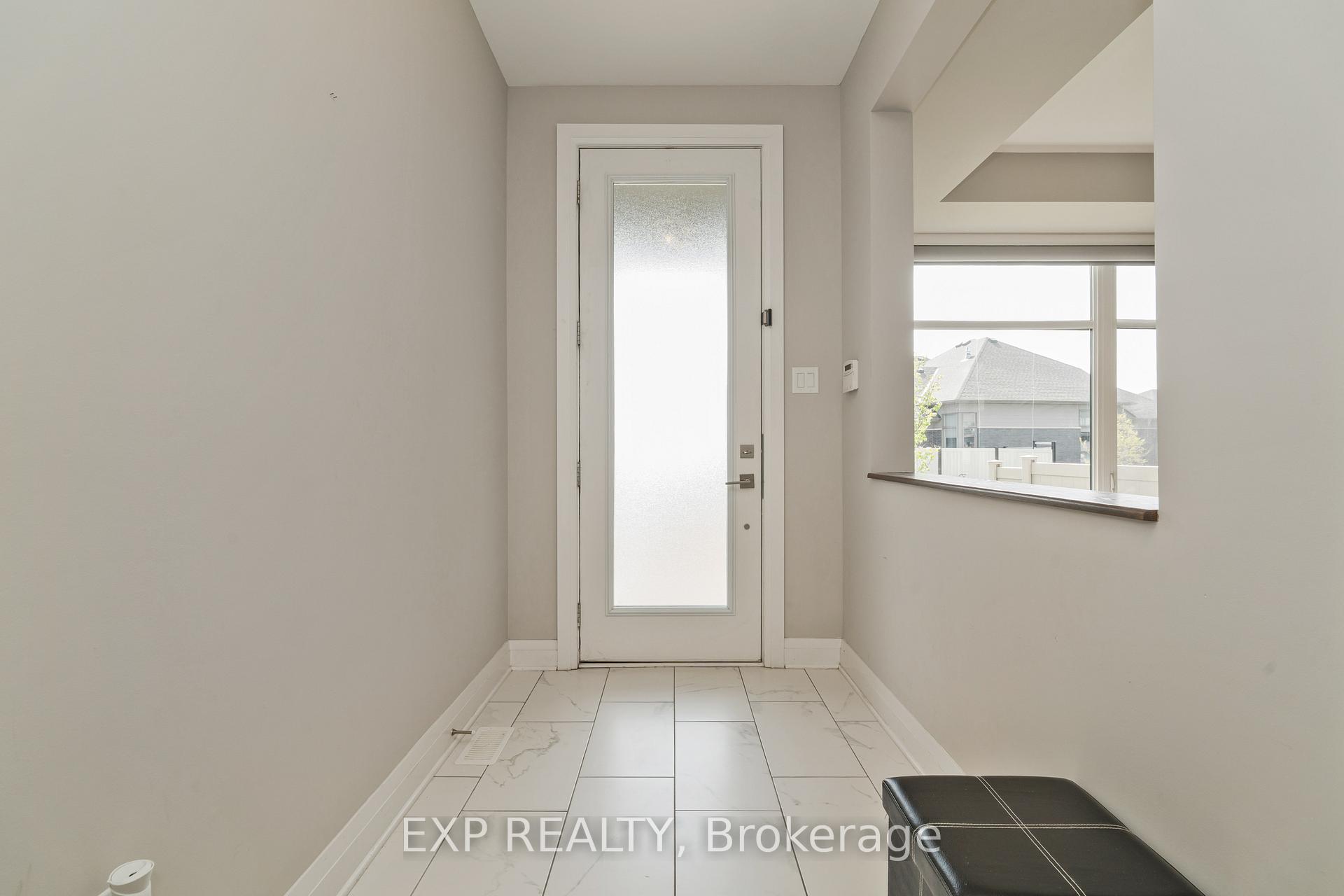 Photo 2 of 301 Serenade Crescent, Ottawa, Riverside South/Gloucester Glen — HOMEH