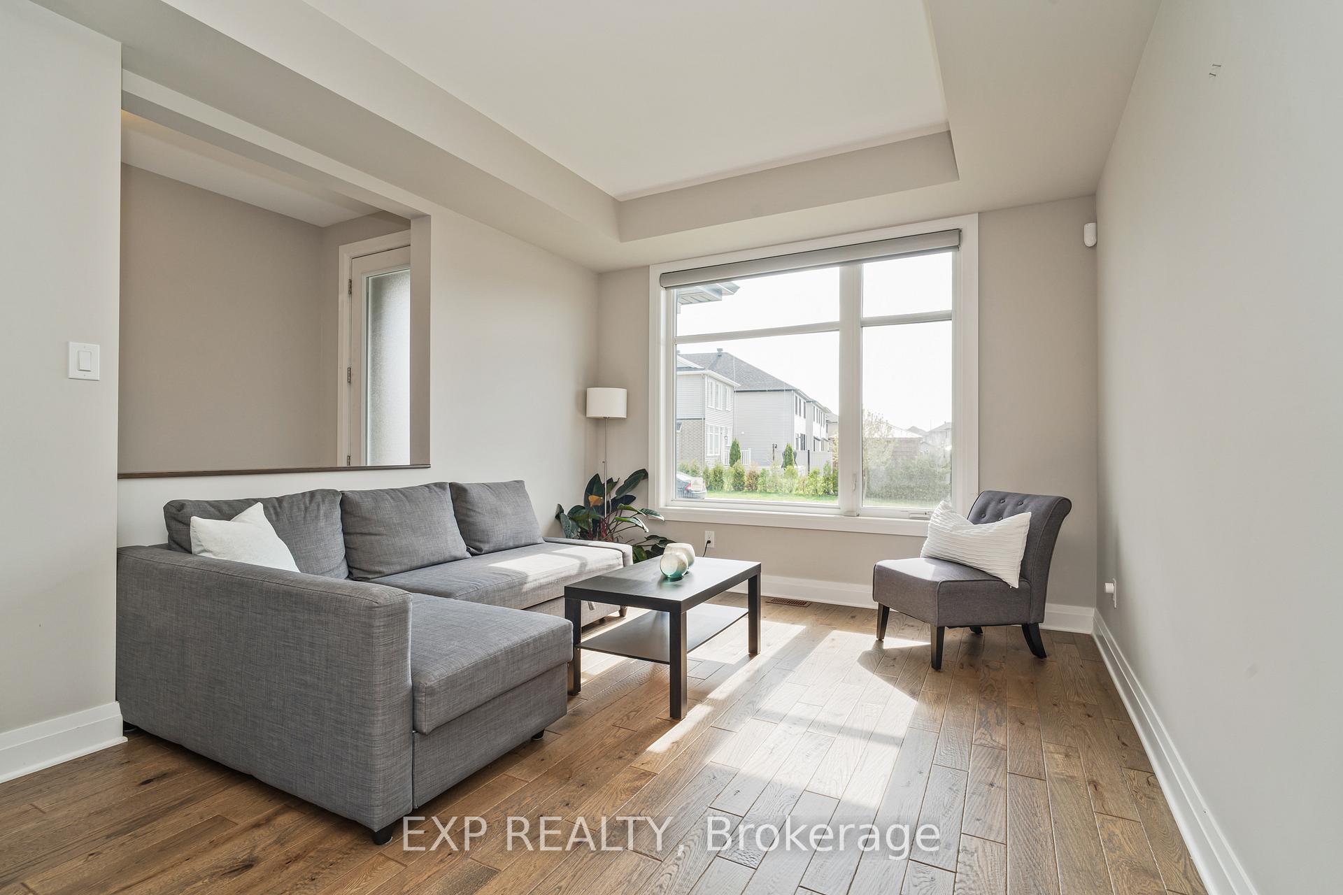 Photo 3 of 301 Serenade Crescent, Ottawa, Riverside South/Gloucester Glen — HOMEH