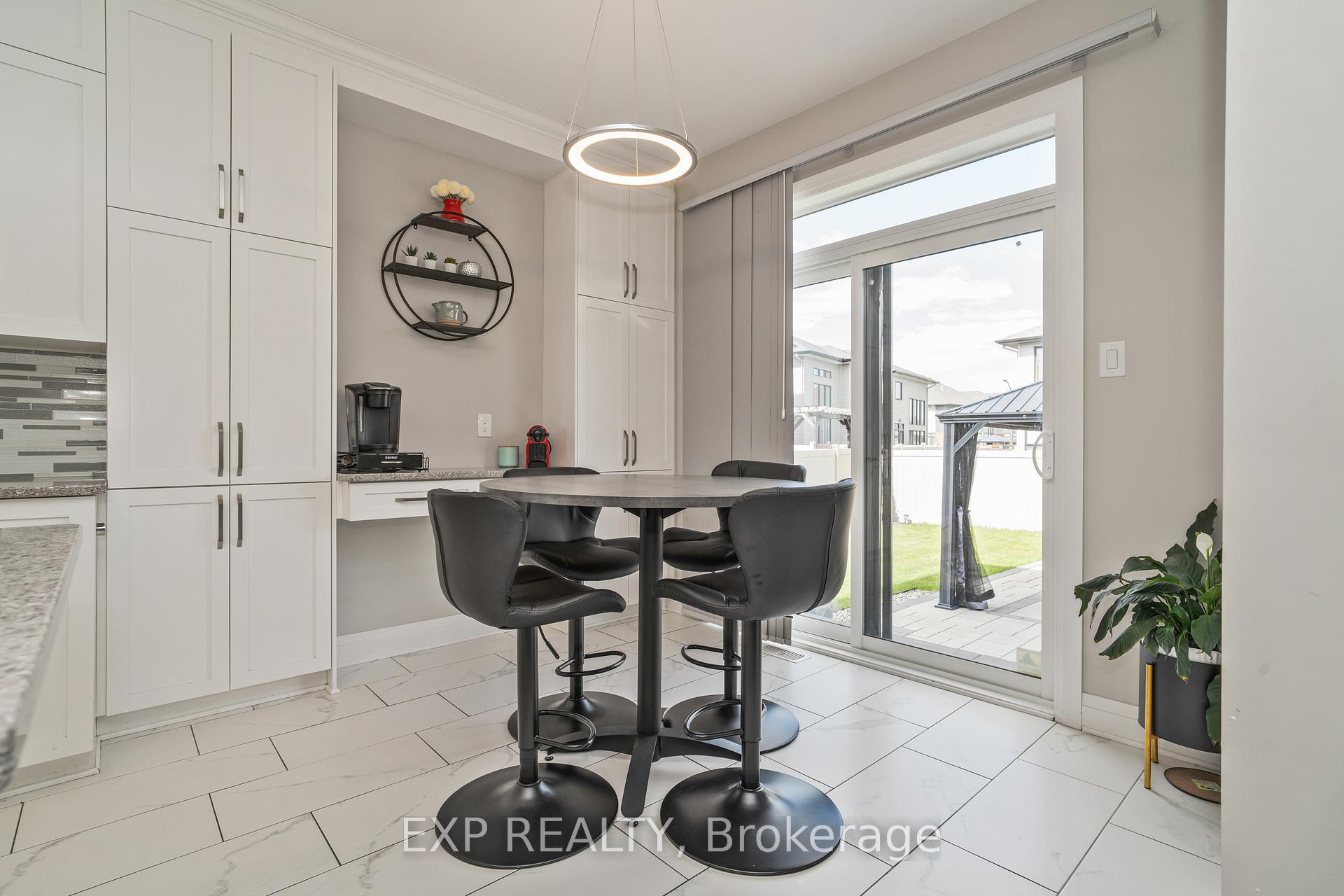 Photo 11 of 301 Serenade Crescent, Ottawa, Riverside South/Gloucester Glen — HOMEH