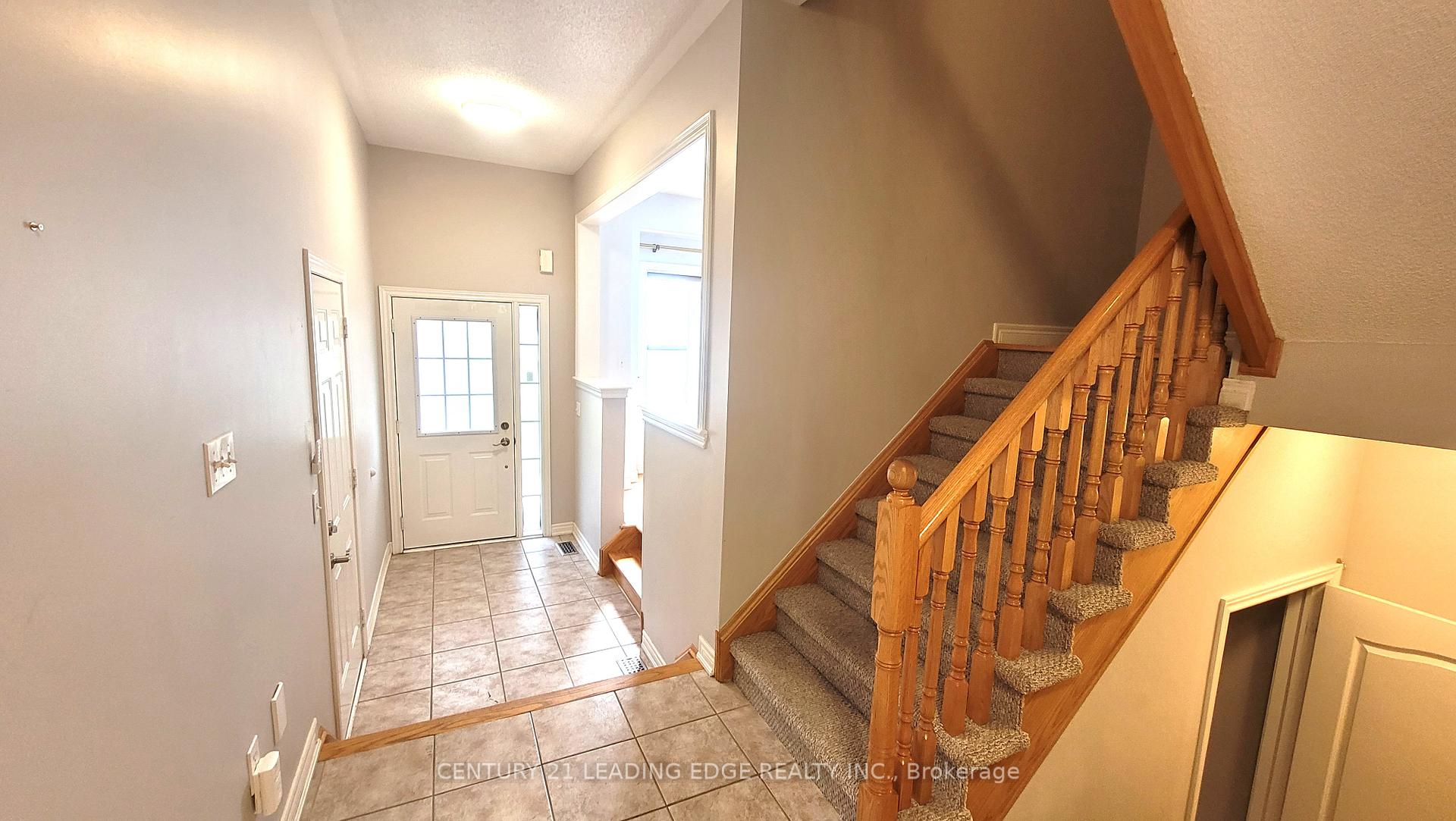 Photo 4 of 74 Melissa Way, Markham, Buttonville — HOMEH