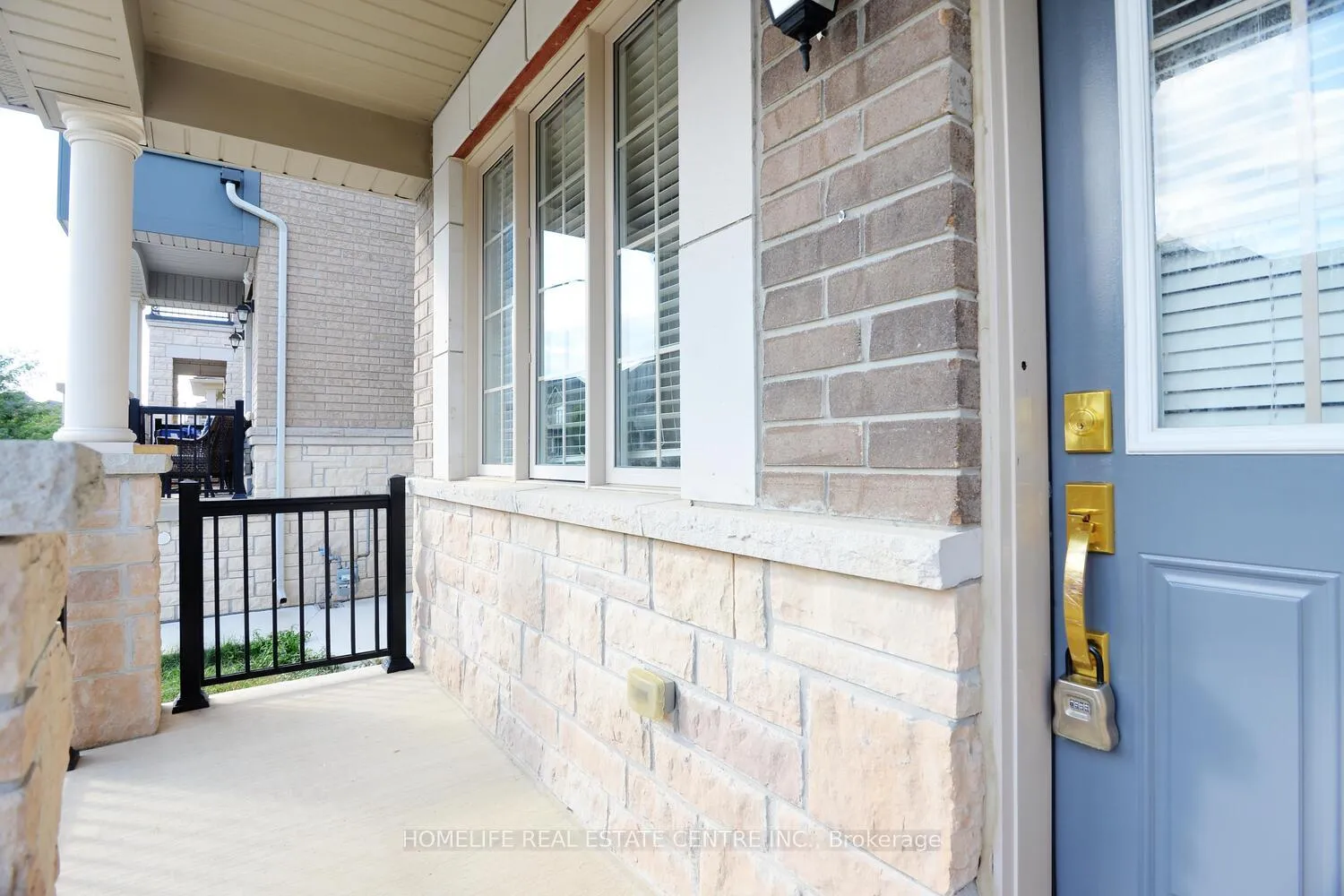 Photo 4 of 71 Villadowns Trail, Brampton, Sandringham-Wellington North — HOMEH