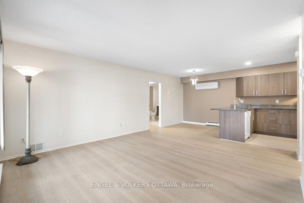 Photo 5 of Unit 102, 465 Canteval Terrace, Ottawa, Fallingbrook/Pineridge — HOMEH