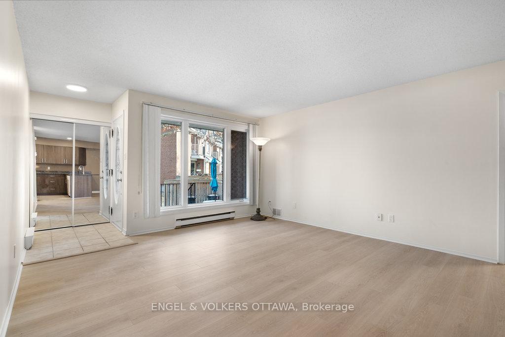 Photo 6 of Unit 102, 465 Canteval Terrace, Ottawa, Fallingbrook/Pineridge — HOMEH