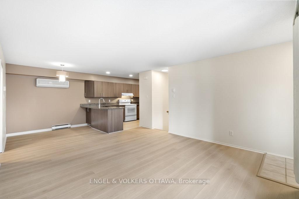 Photo 9 of Unit 102, 465 Canteval Terrace, Ottawa, Fallingbrook/Pineridge — HOMEH