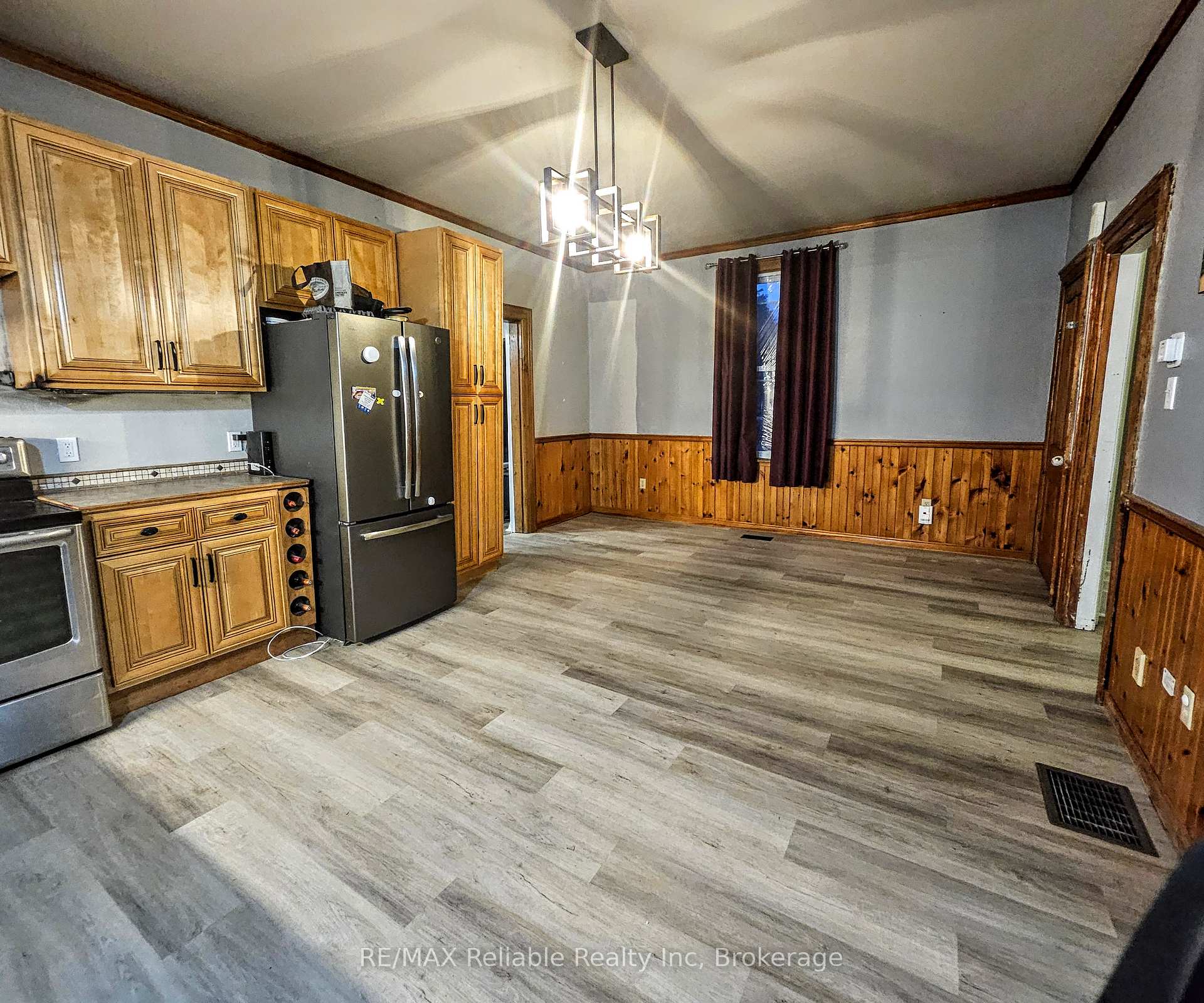 Photo 6 of 203 Princess Street E, Central Huron, Clinton — HOMEH