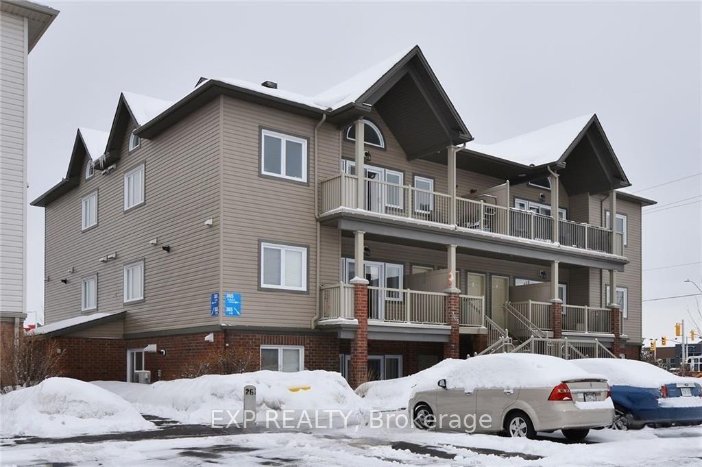 Front of Unit H, 365 Wood Acres Grove