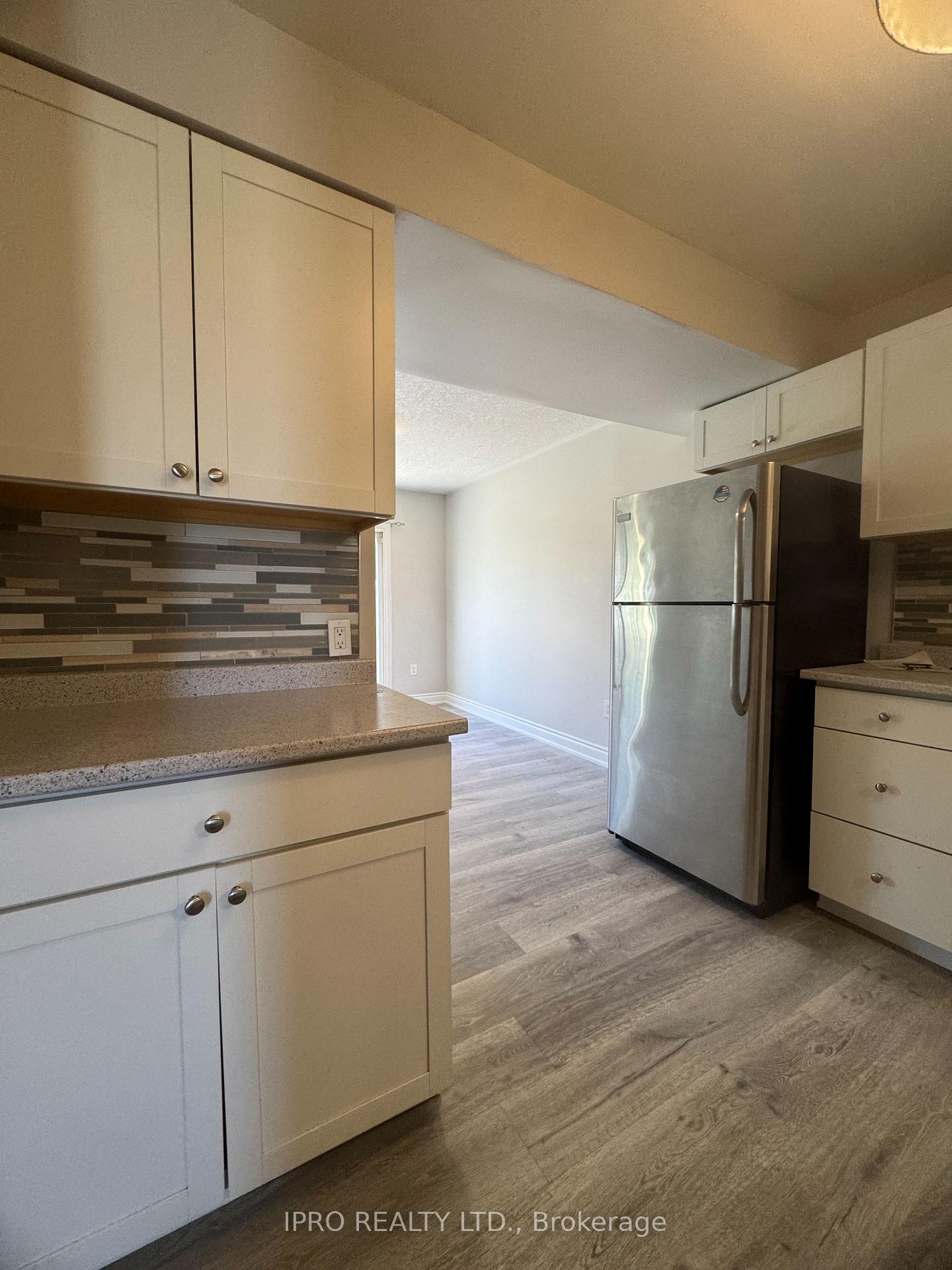 Photo 4 of Unit 19, 29 Paulander Drive, Kitchener — HOMEH