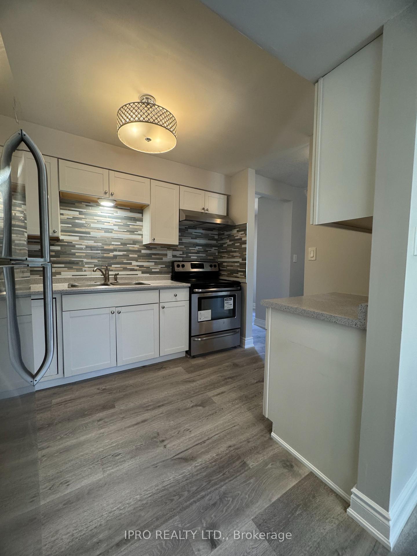 Photo 5 of Unit 19, 29 Paulander Drive, Kitchener — HOMEH