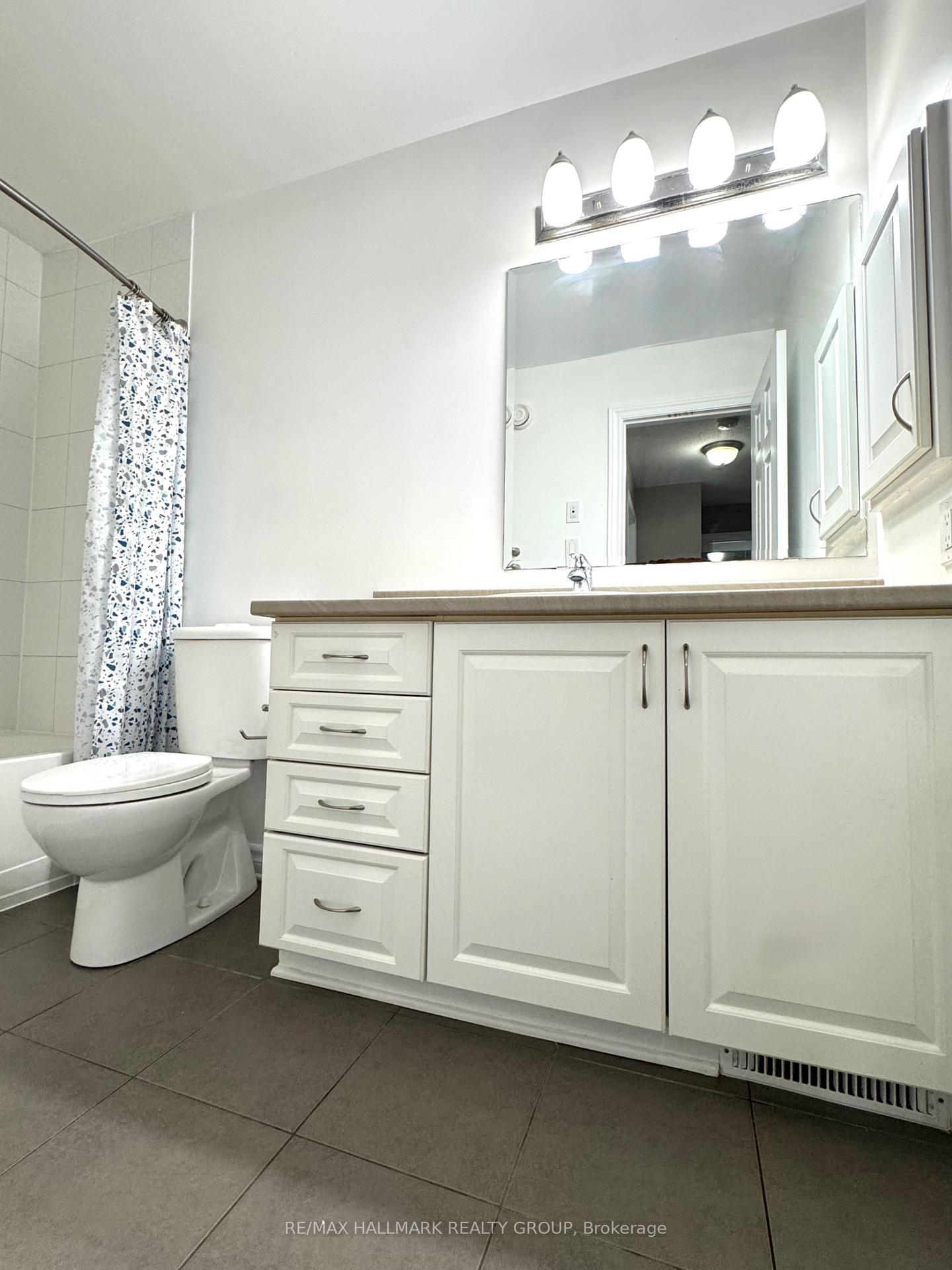 Photo 11 of 126B Lindenshade Drive, Ottawa, Barrhaven - Strandherd — HOMEH