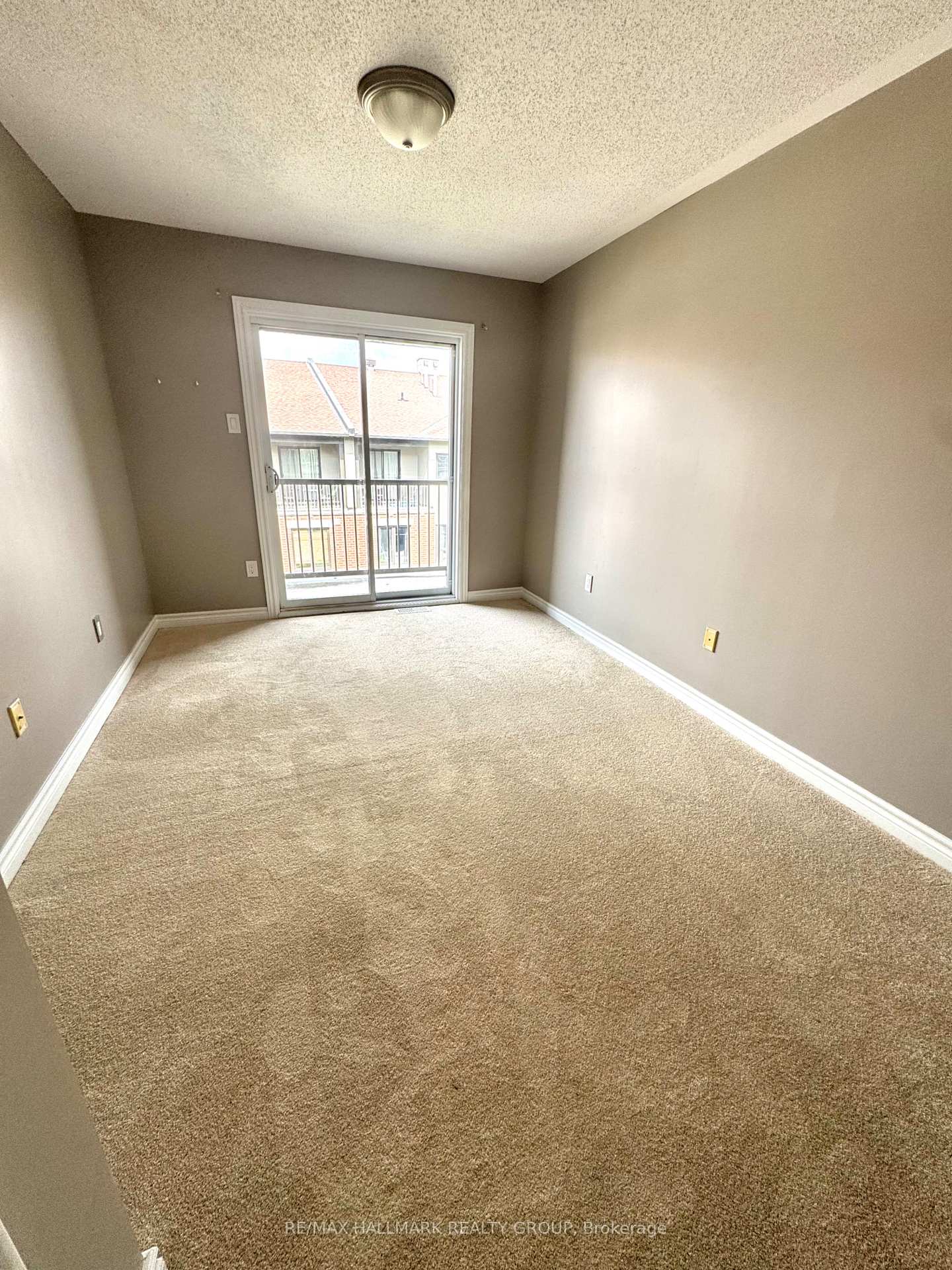 Photo 14 of 126B Lindenshade Drive, Ottawa, Barrhaven - Strandherd — HOMEH