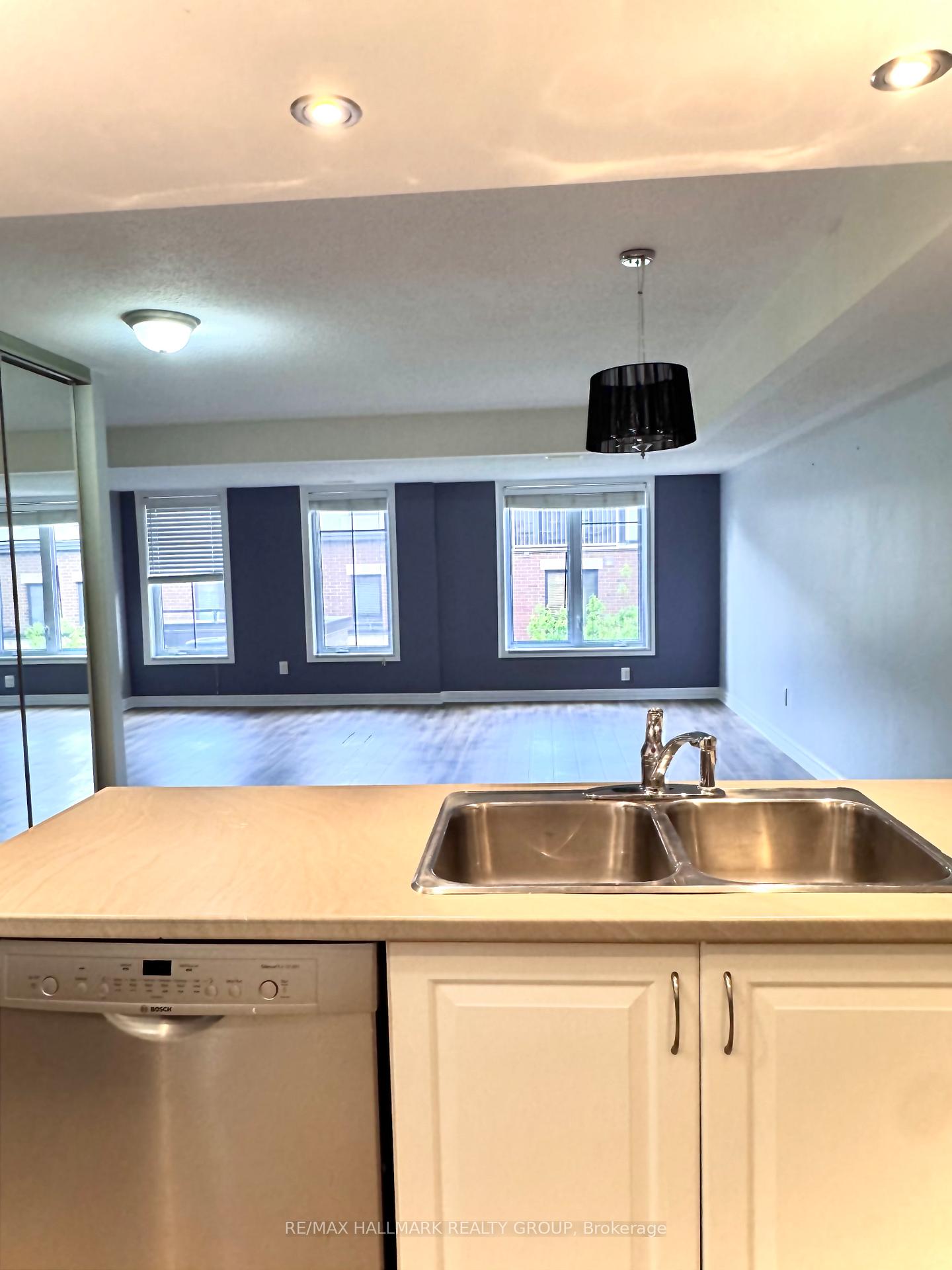 Photo 17 of 126B Lindenshade Drive, Ottawa, Barrhaven - Strandherd — HOMEH