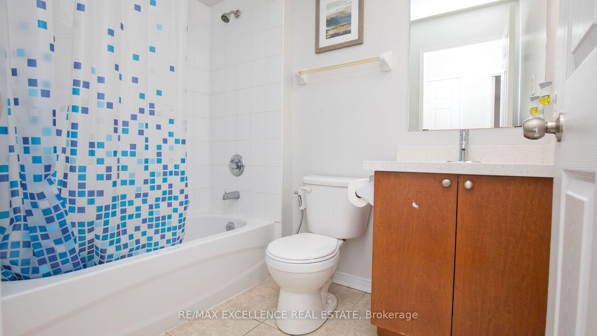 Photo 5 of Unit 86, 60 Fairwood Circle, Brampton, Sandringham-Wellington — HOMEH