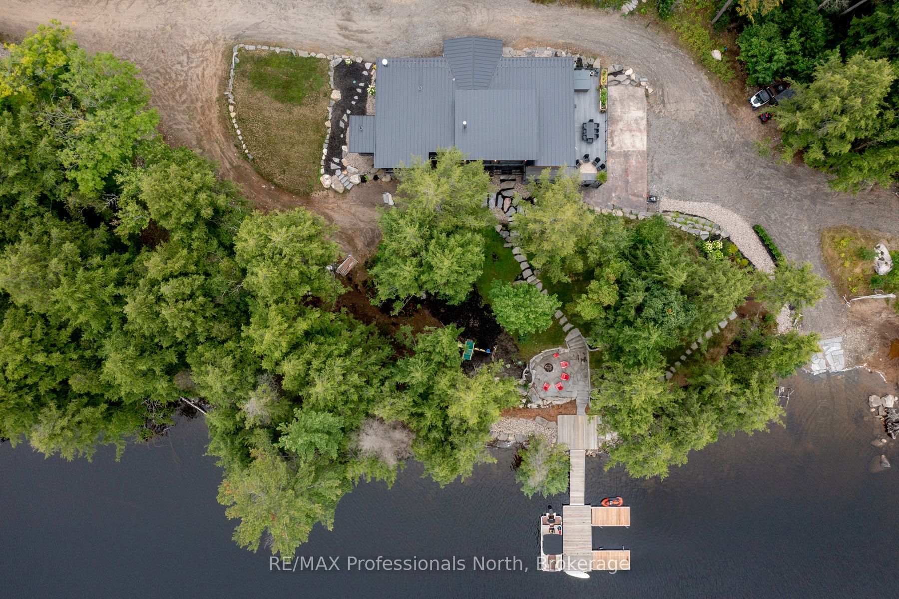 Photo 6 of 1046 Lone Wolf Crescent, Minden Hills, Lutterworth — HOMEH