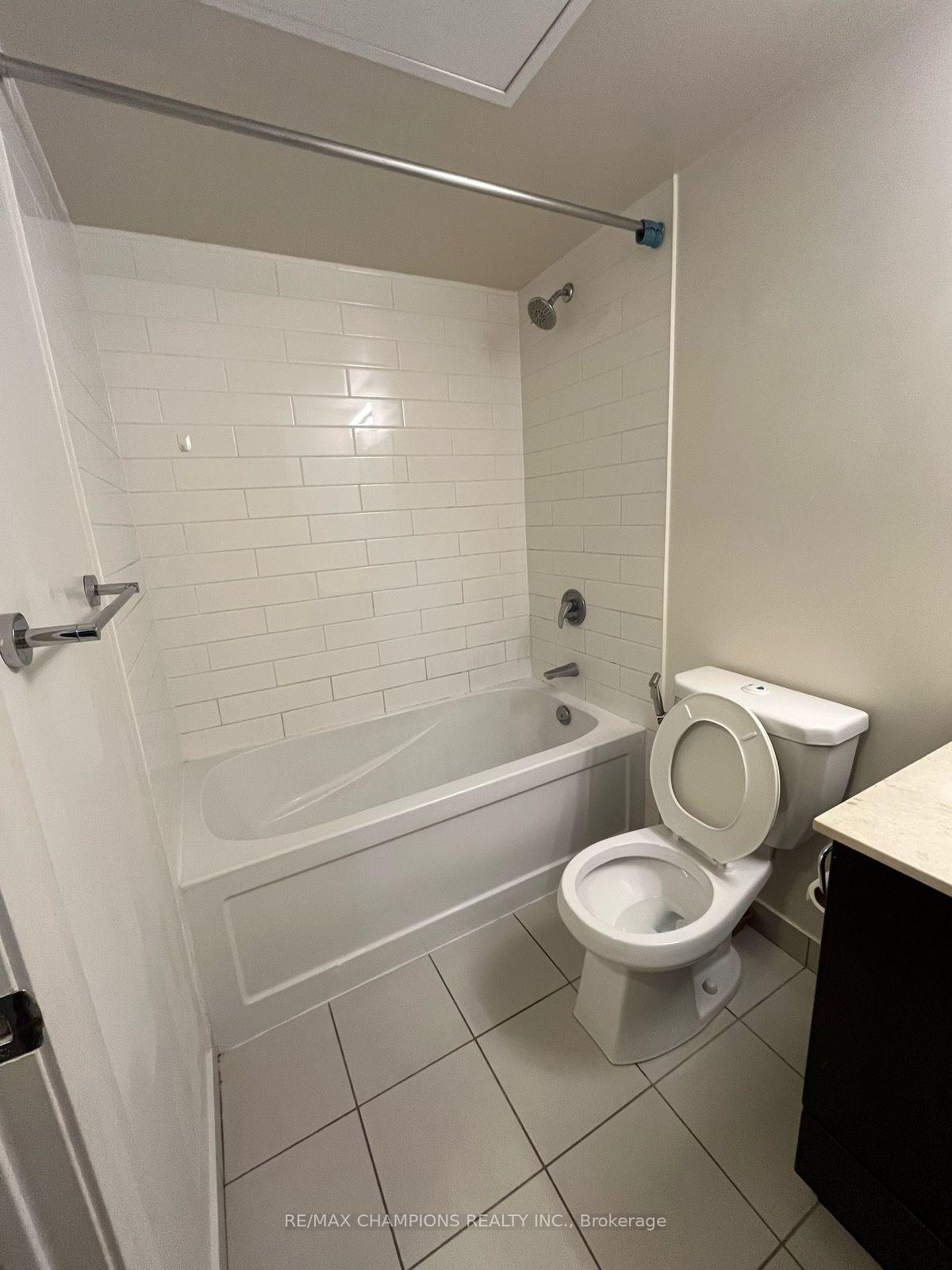 Photo 4 of Unit 1201, 8110 Birchmount Road, Markham, Unionville — HOMEH