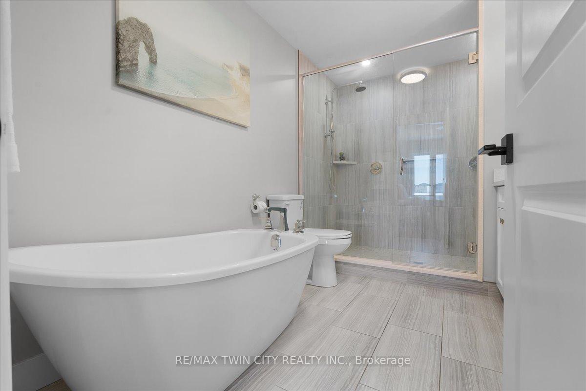 Photo 18 of 69 Bordeaux Place, Chatham-Kent, Chatham — HOMEH
