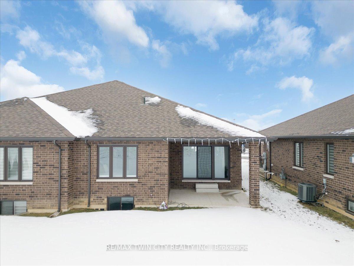 Photo 35 of 69 Bordeaux Place, Chatham-Kent, Chatham — HOMEH