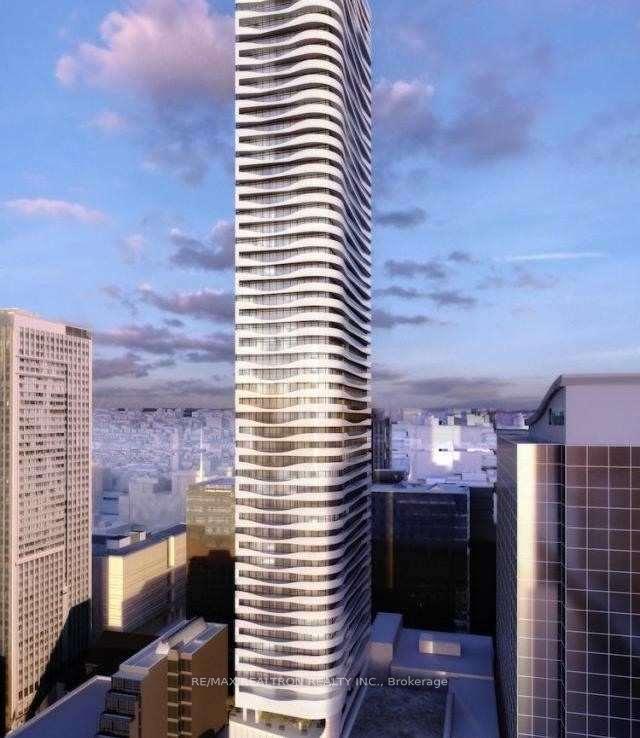 Front of Unit 2711, 197 Yonge Street