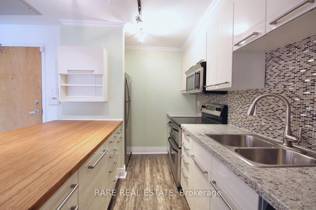 Photo 4 of Unit 221, 550 Front Street W, Toronto, Waterfront Communities — HOMEH