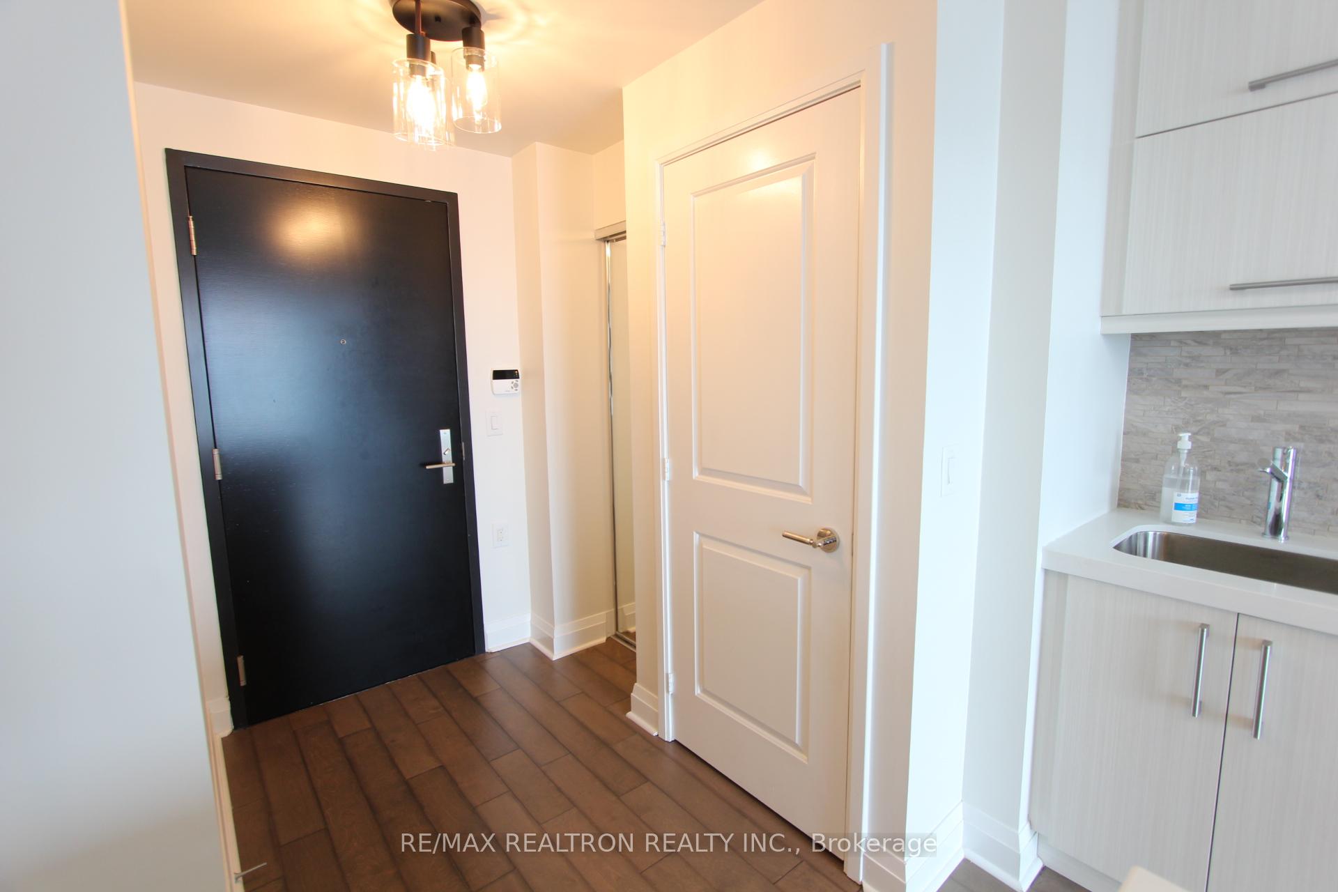 Photo 2 of Unit 4111, 1080 Bay Street, Toronto, Bay Street Corridor — HOMEH