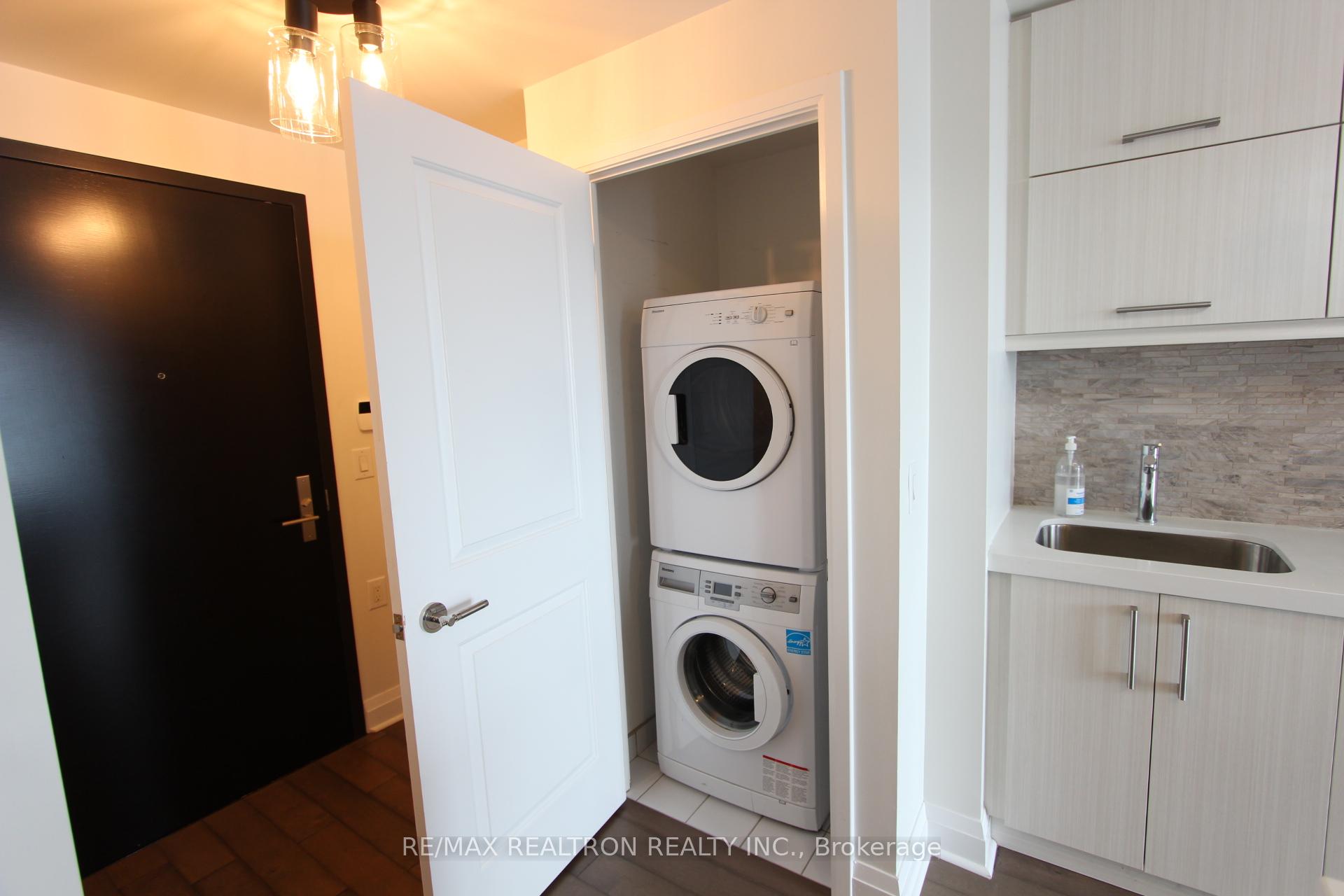 Photo 3 of Unit 4111, 1080 Bay Street, Toronto, Bay Street Corridor — HOMEH