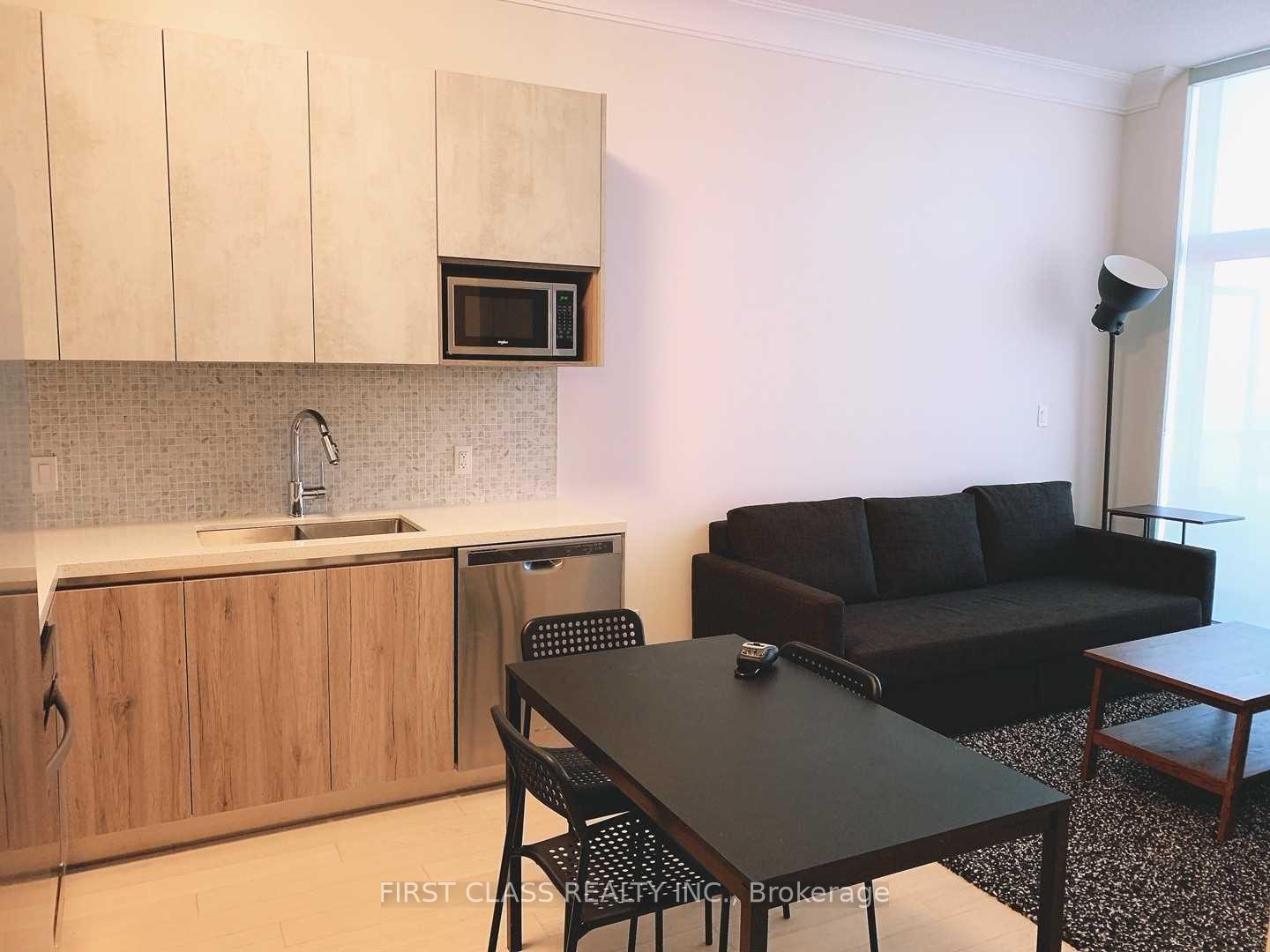 Photo 3 of Unit Ph01, 25 Water Walk Drive, Markham, Unionville — HOMEH