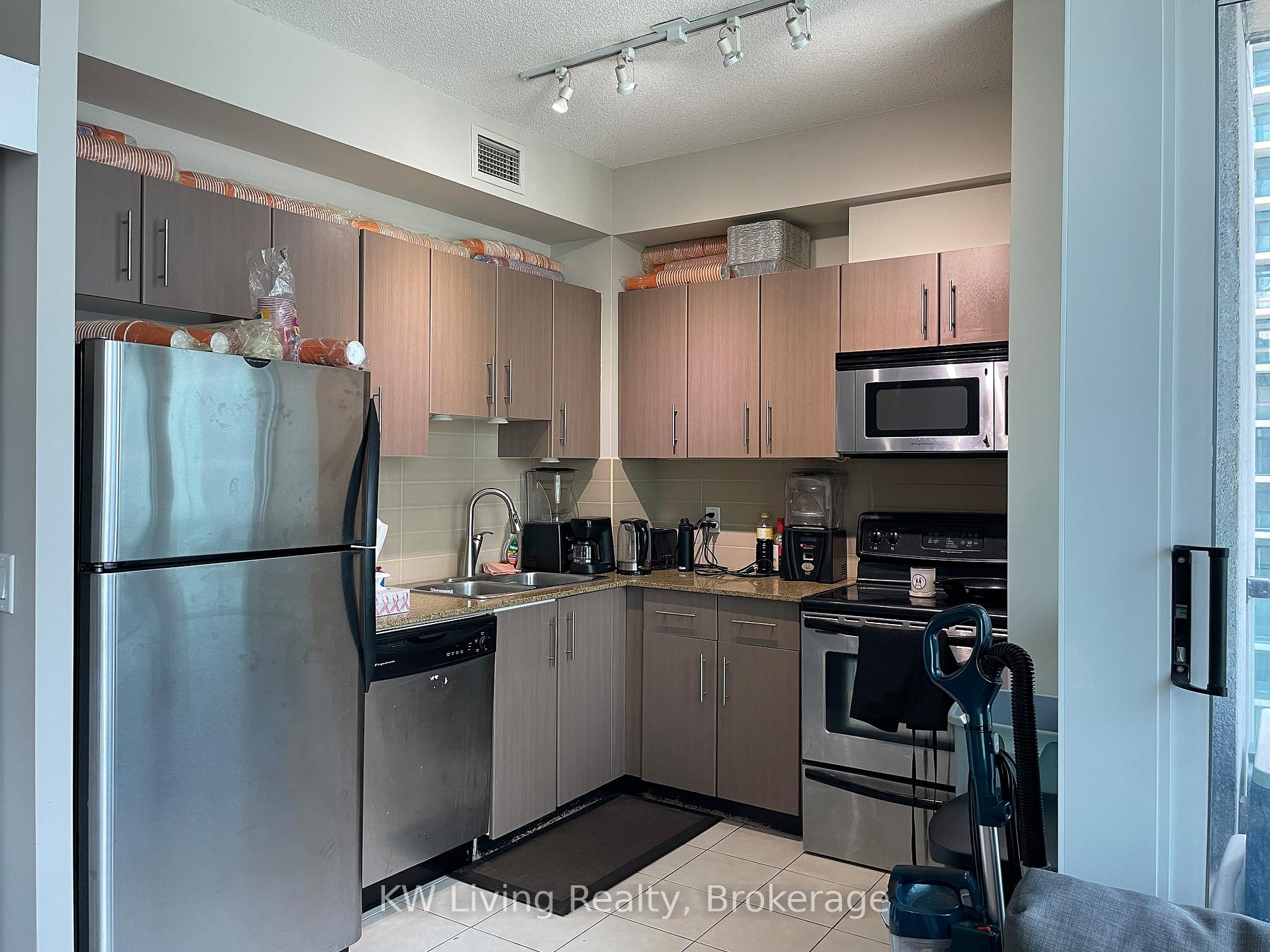 Photo 5 of Unit 2510, 12 Yonge Street, Toronto, Waterfront Communities — HOMEH