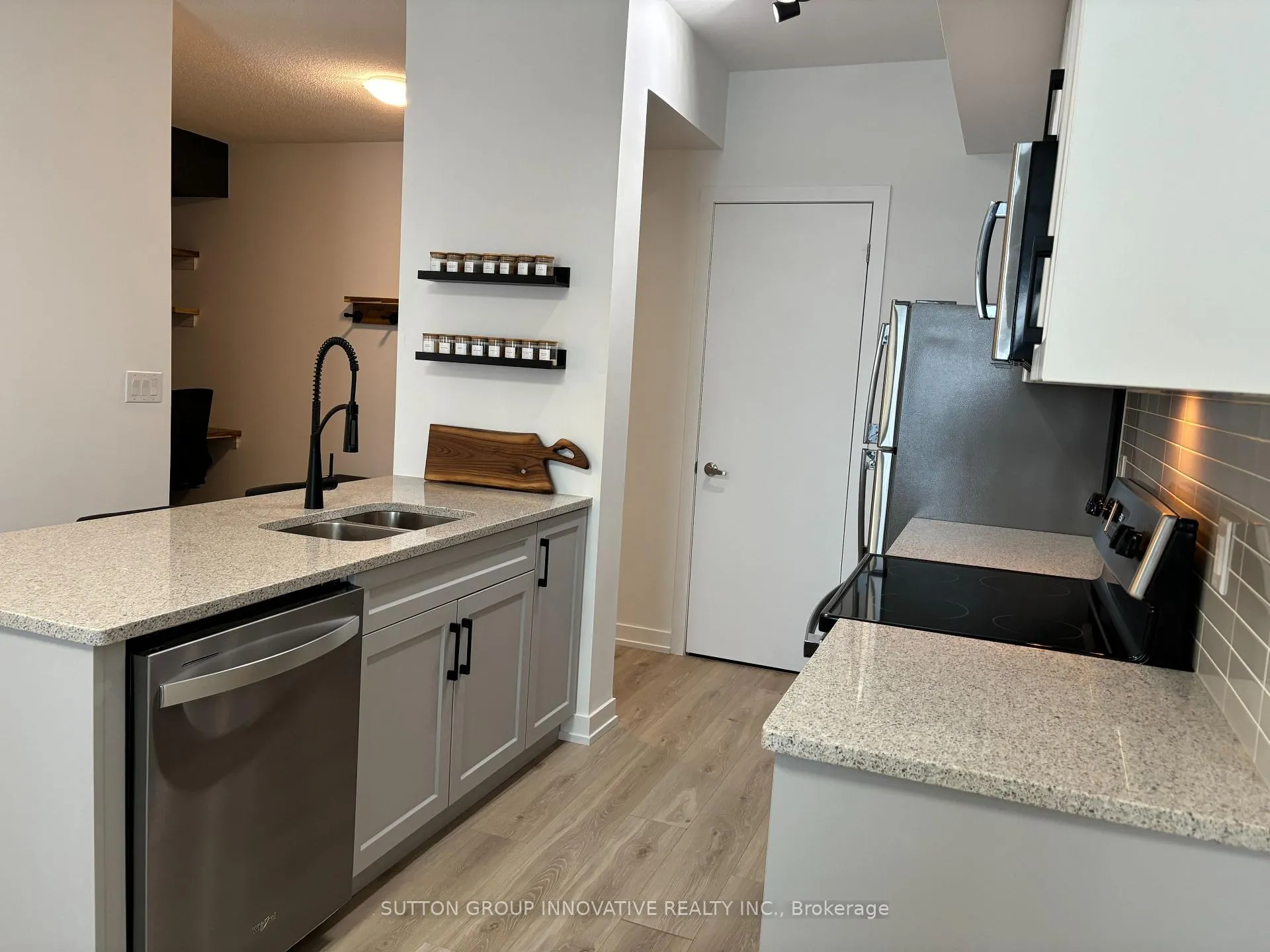 Photo 6 of Unit 204, 550 North Service Road, Grimsby, Grimsby Beach — HOMEH