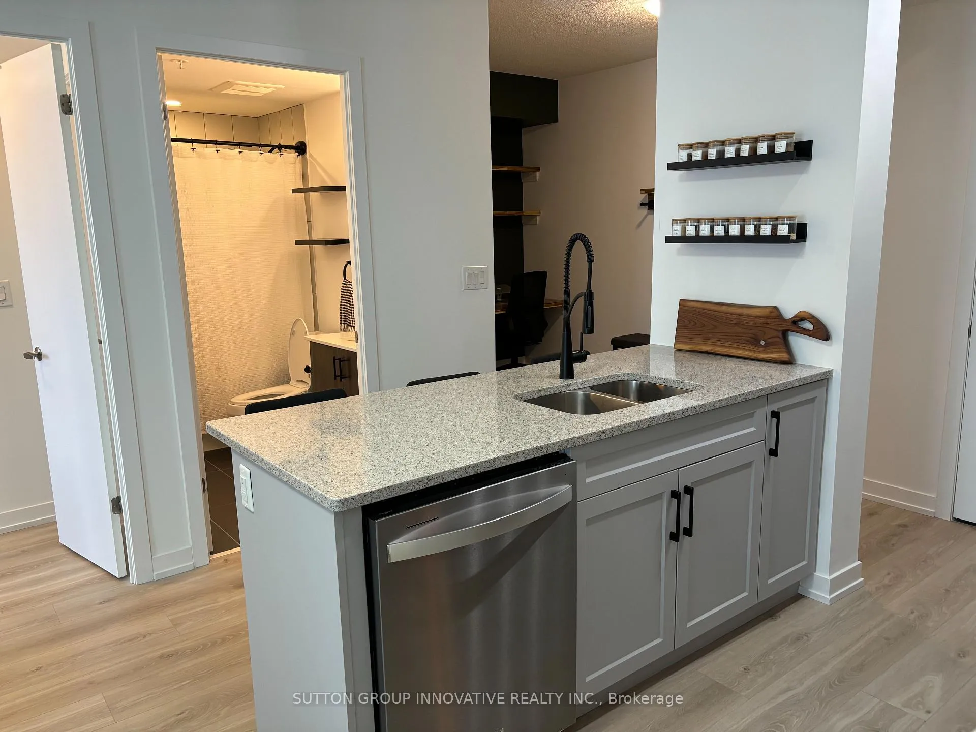 Photo 7 of Unit 204, 550 North Service Road, Grimsby, Grimsby Beach — HOMEH