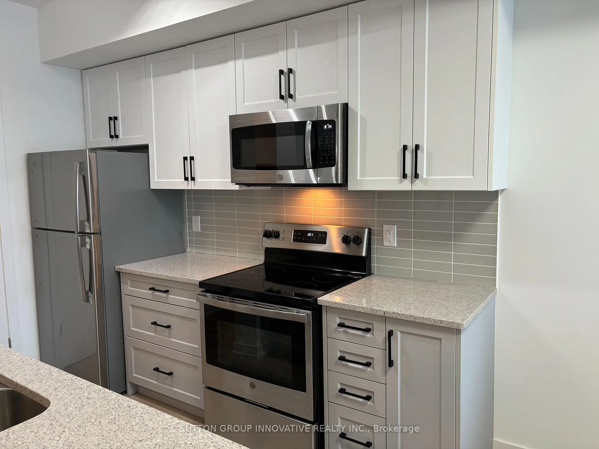 Photo 9 of Unit 204, 550 North Service Road, Grimsby, Grimsby Beach — HOMEH