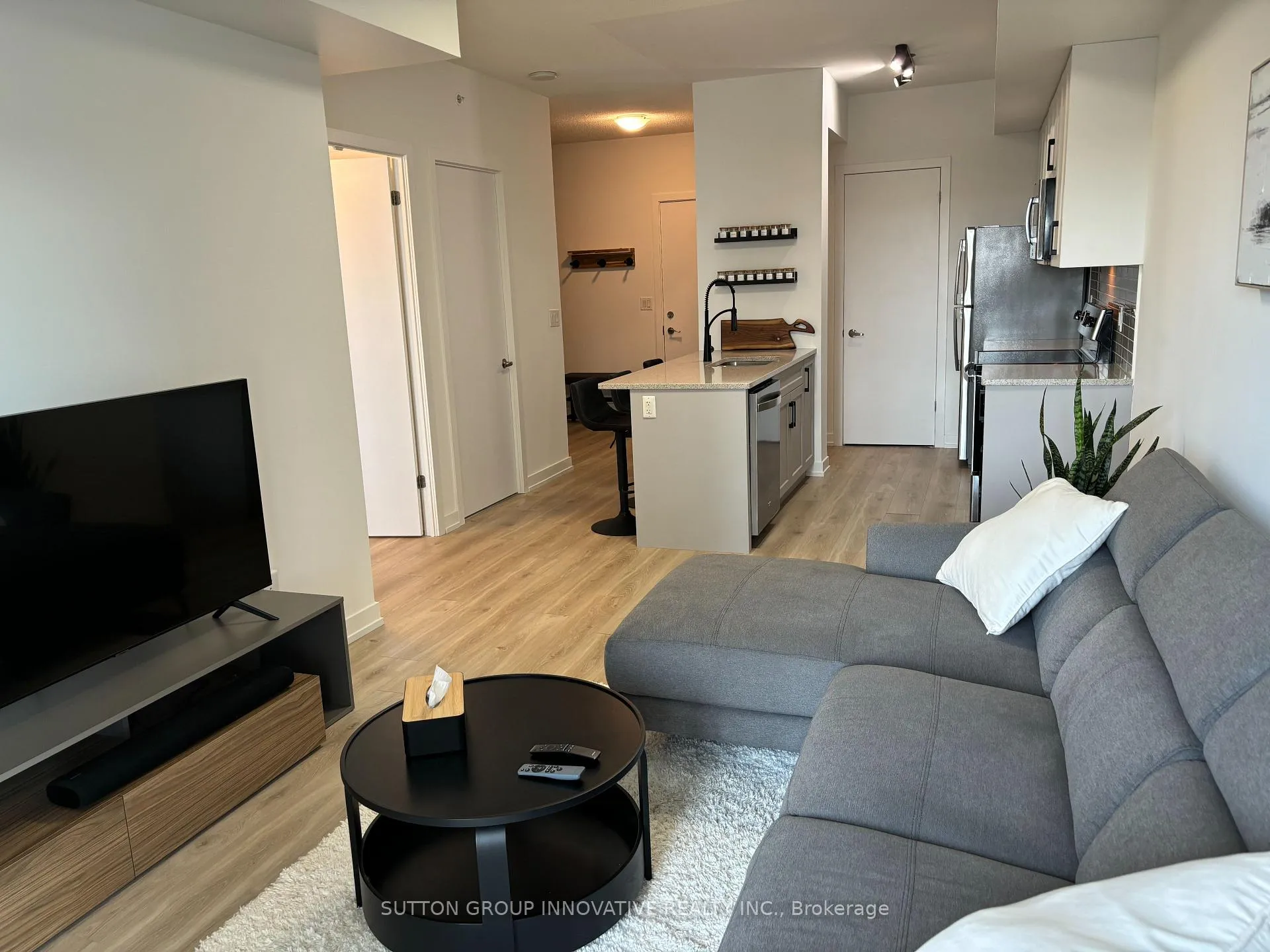 Photo 15 of Unit 204, 550 North Service Road, Grimsby, Grimsby Beach — HOMEH