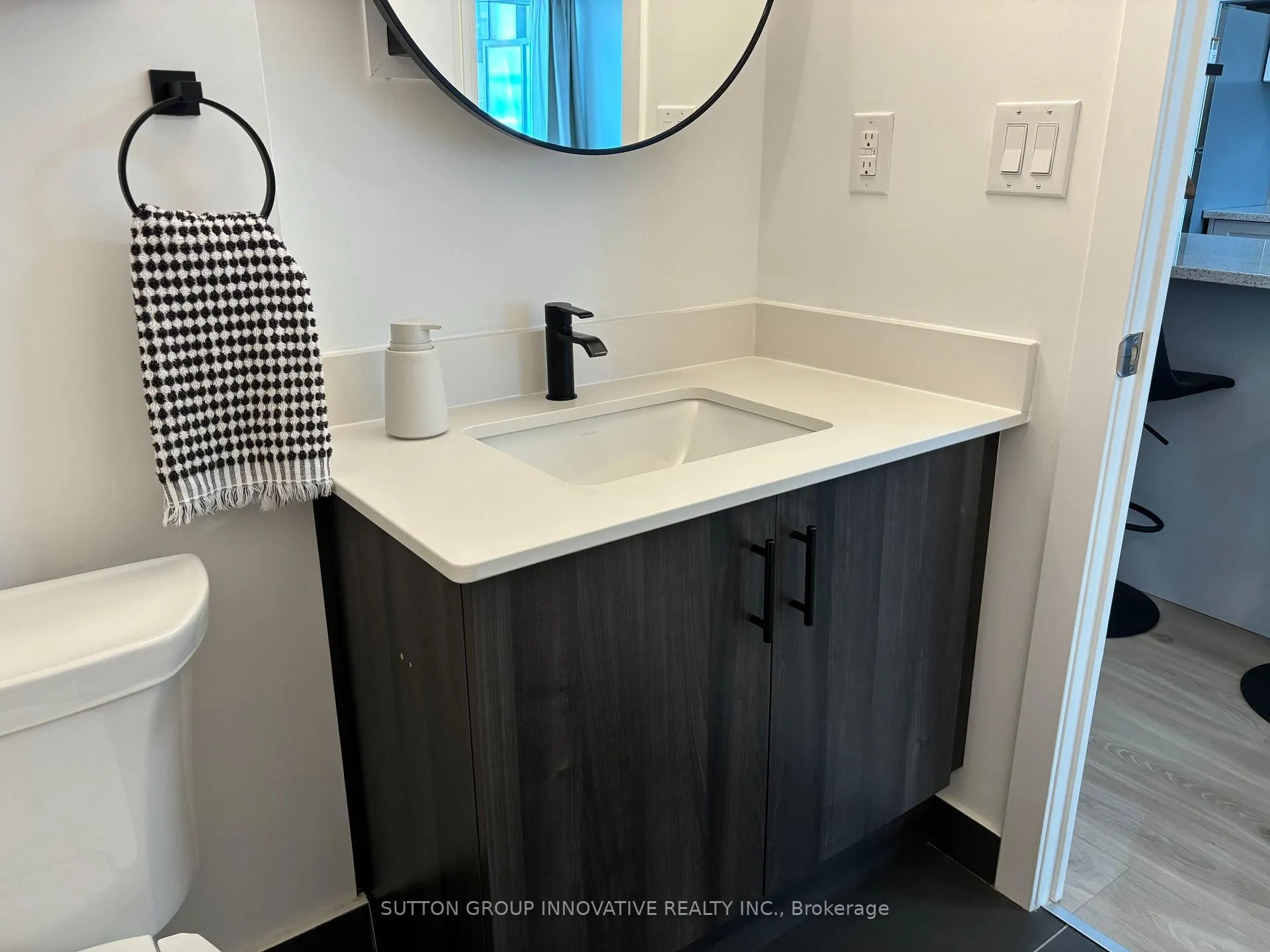 Photo 18 of Unit 204, 550 North Service Road, Grimsby, Grimsby Beach — HOMEH