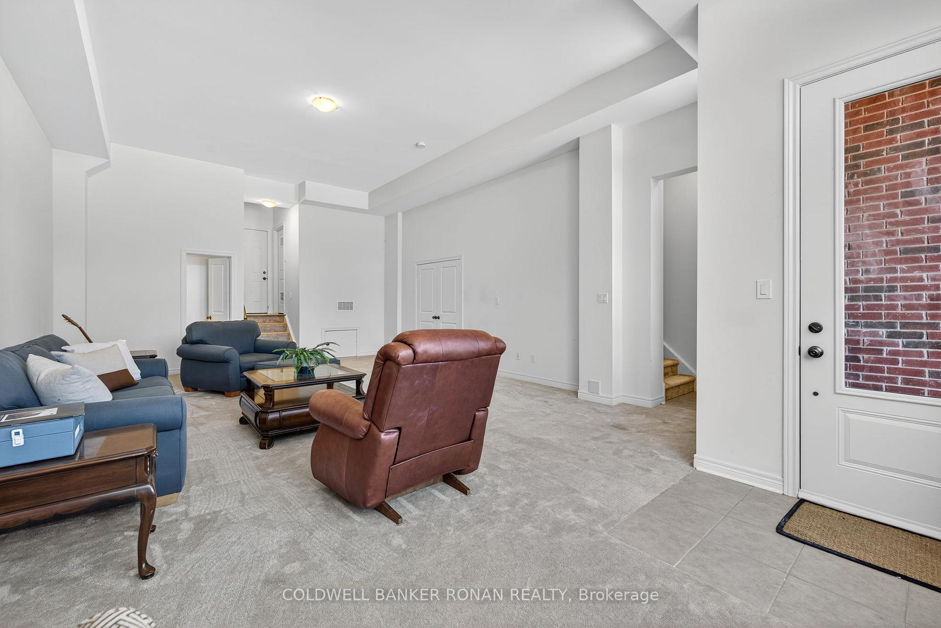 Photo 3 of 10 McCardy Court, Caledon, Caledon East — HOMEH