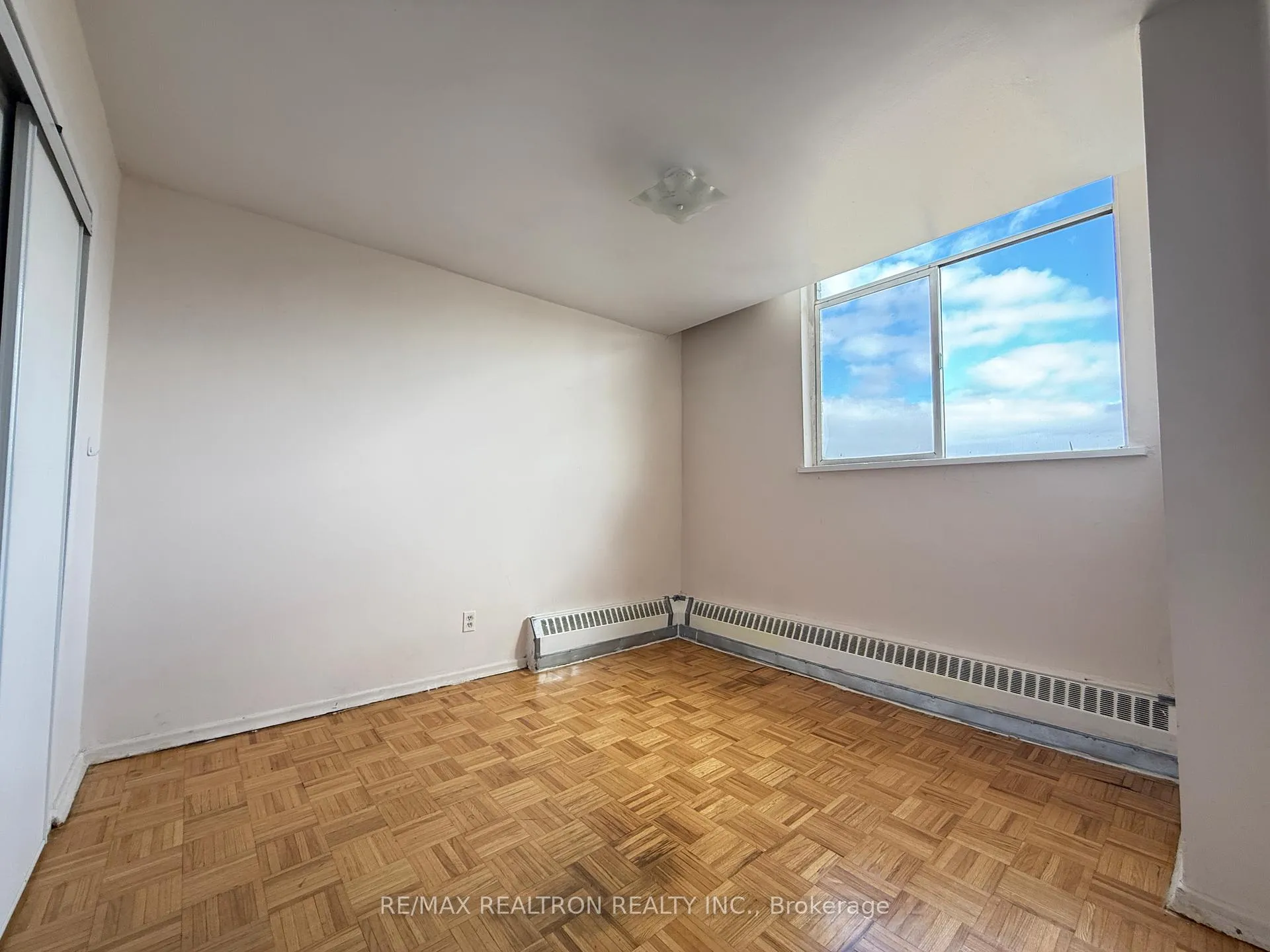 Photo 3 of Unit 419, 500 Dawes Road, Toronto, O'Connor-Parkview — HOMEH
