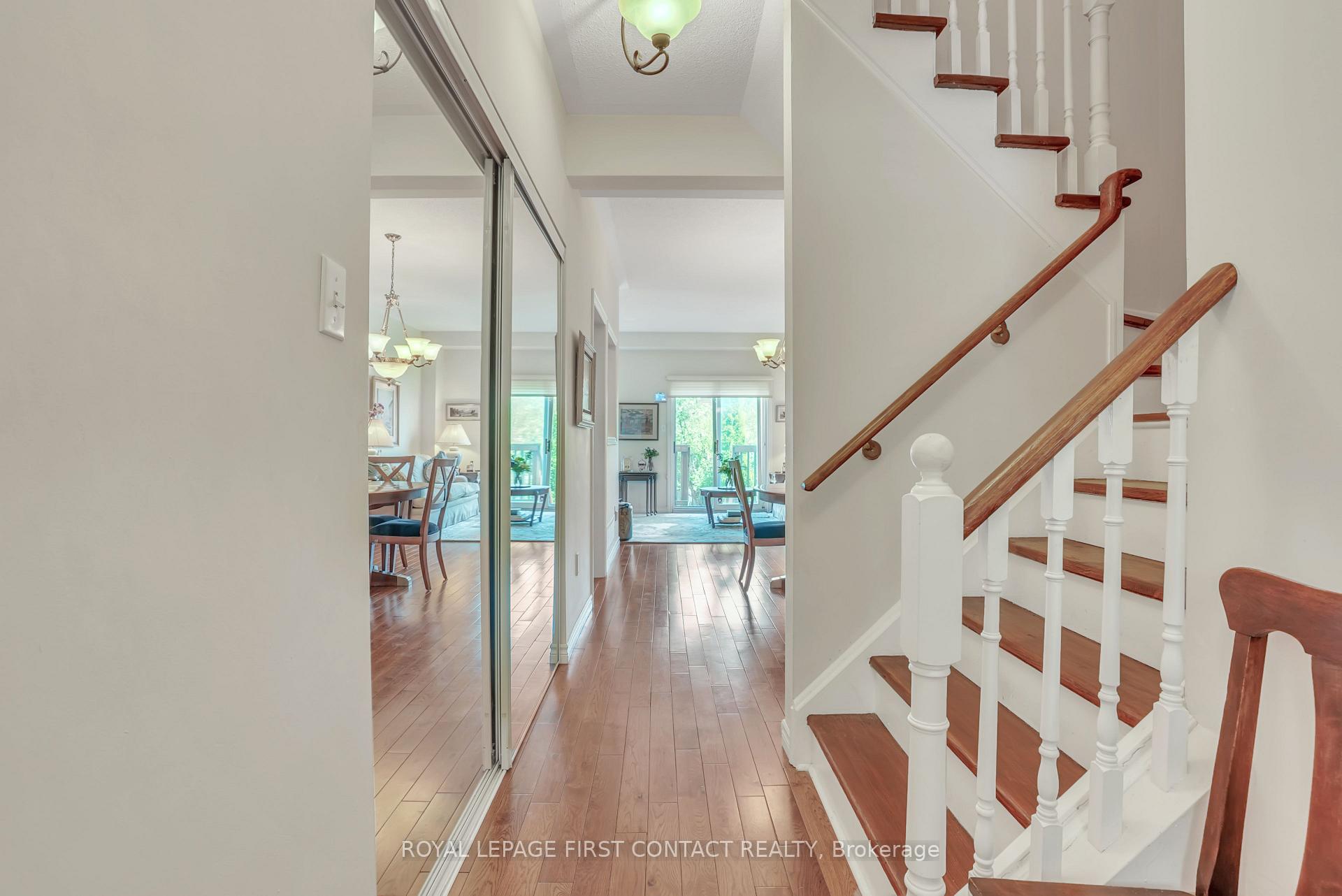 Photo 4 of 126 Bruce Crescent, Barrie, Bayshore — HOMEH