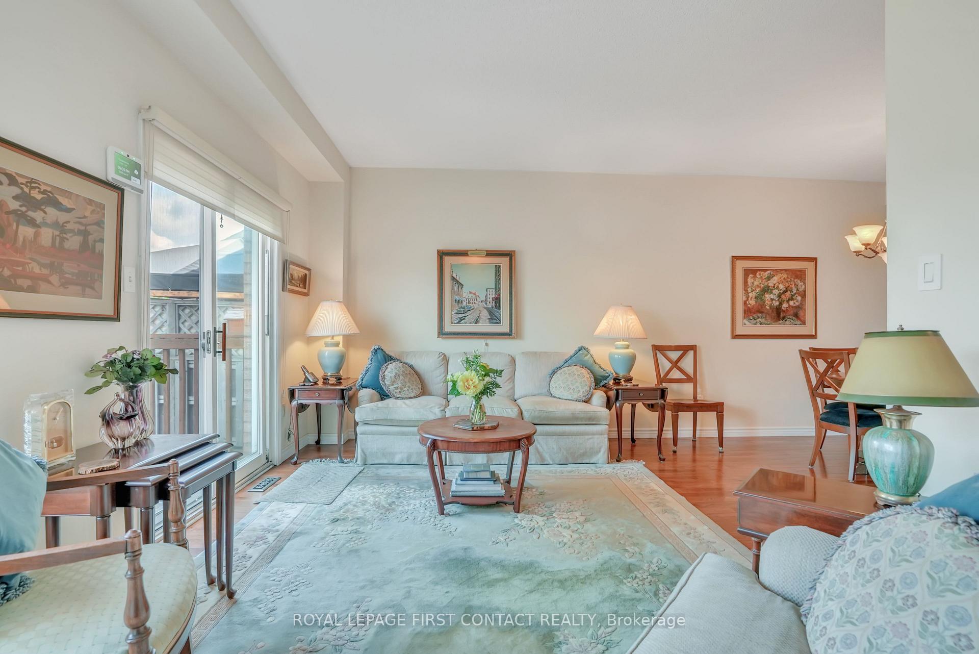 Photo 8 of 126 Bruce Crescent, Barrie, Bayshore — HOMEH