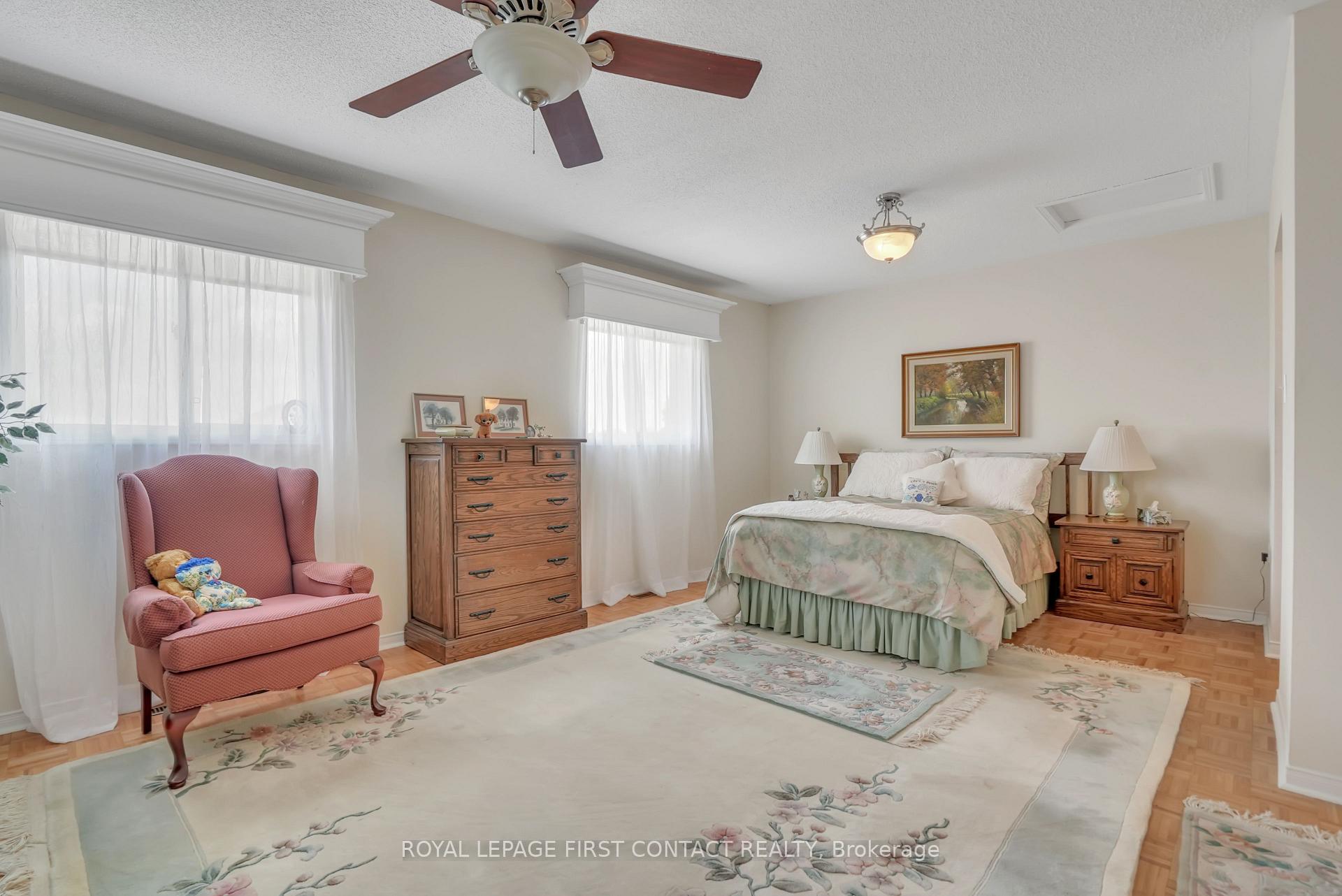 Photo 14 of 126 Bruce Crescent, Barrie, Bayshore — HOMEH