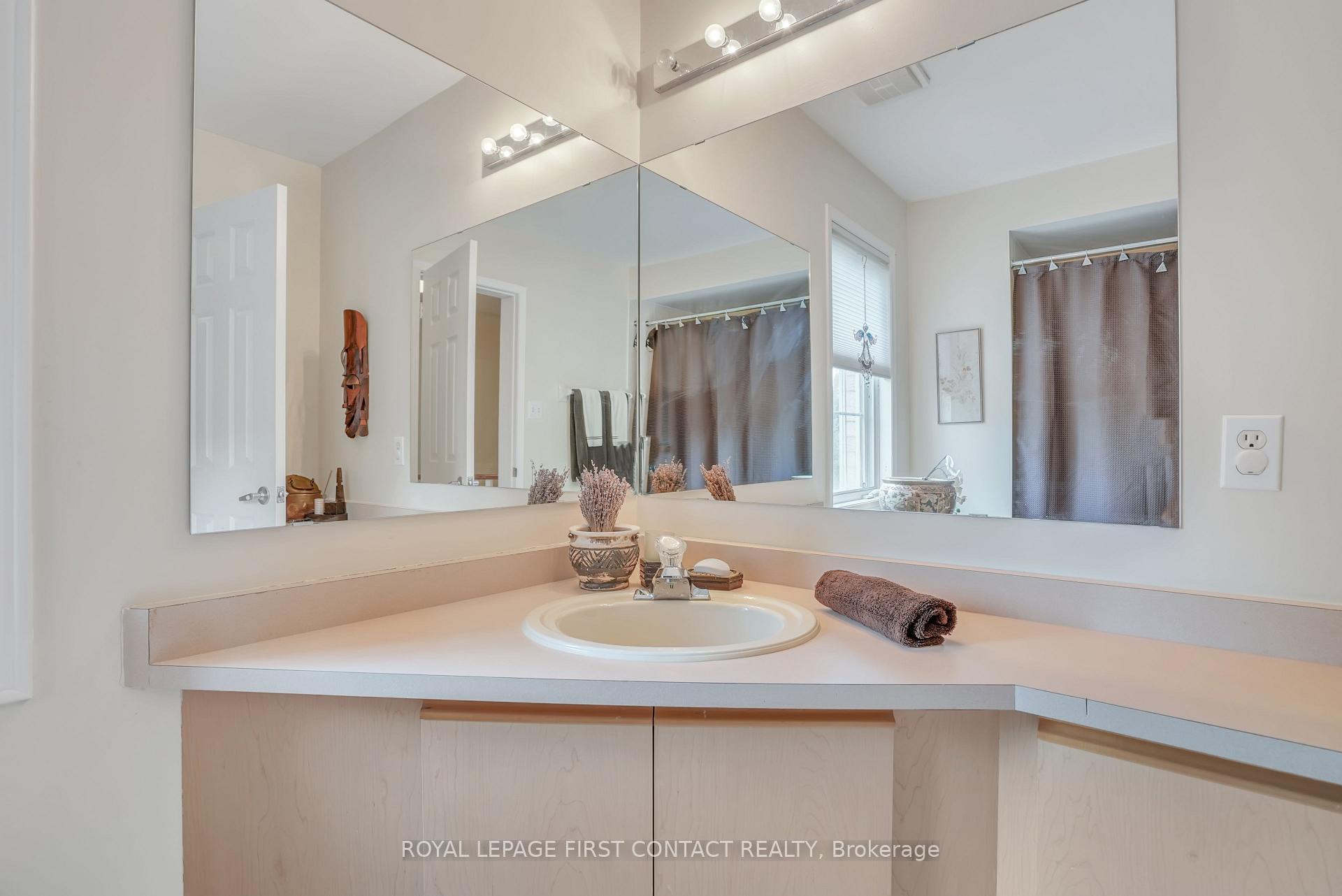 Photo 21 of 126 Bruce Crescent, Barrie, Bayshore — HOMEH