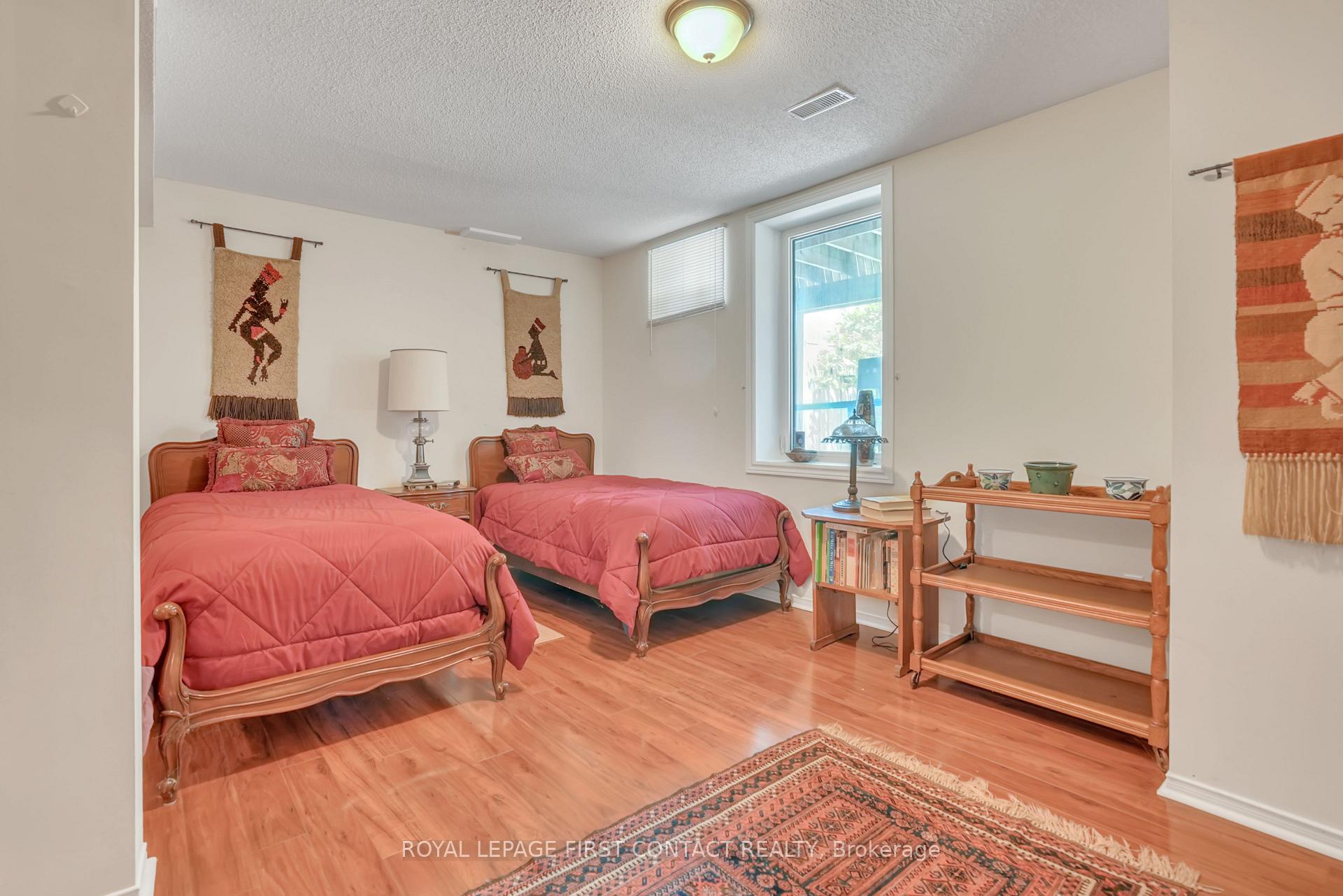 Photo 23 of 126 Bruce Crescent, Barrie, Bayshore — HOMEH