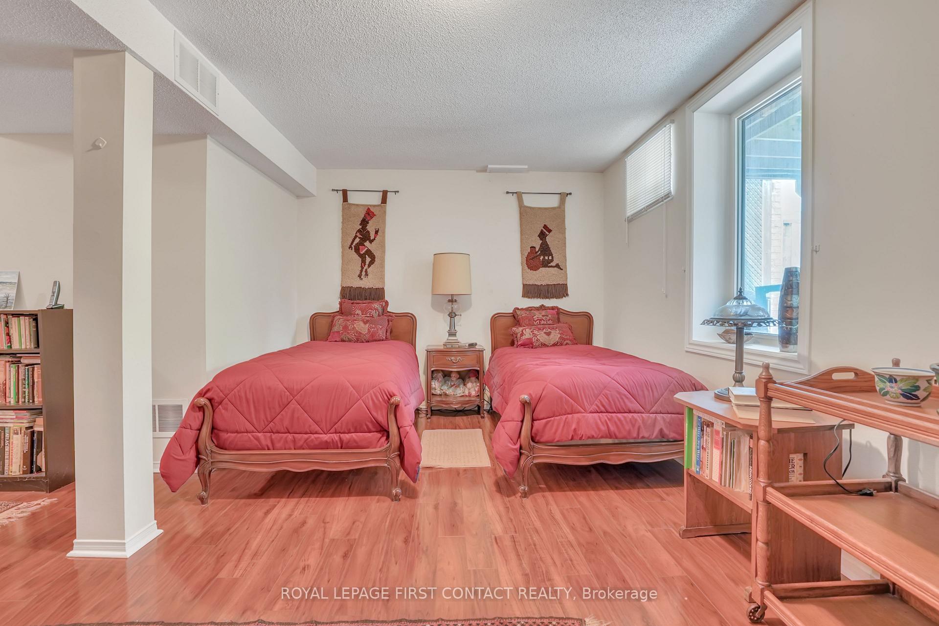 Photo 24 of 126 Bruce Crescent, Barrie, Bayshore — HOMEH