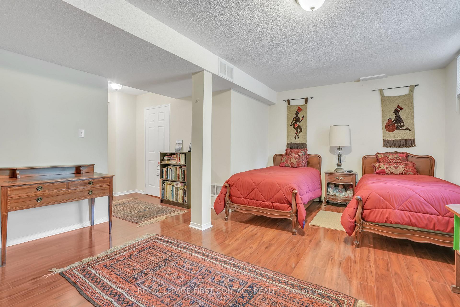 Photo 25 of 126 Bruce Crescent, Barrie, Bayshore — HOMEH
