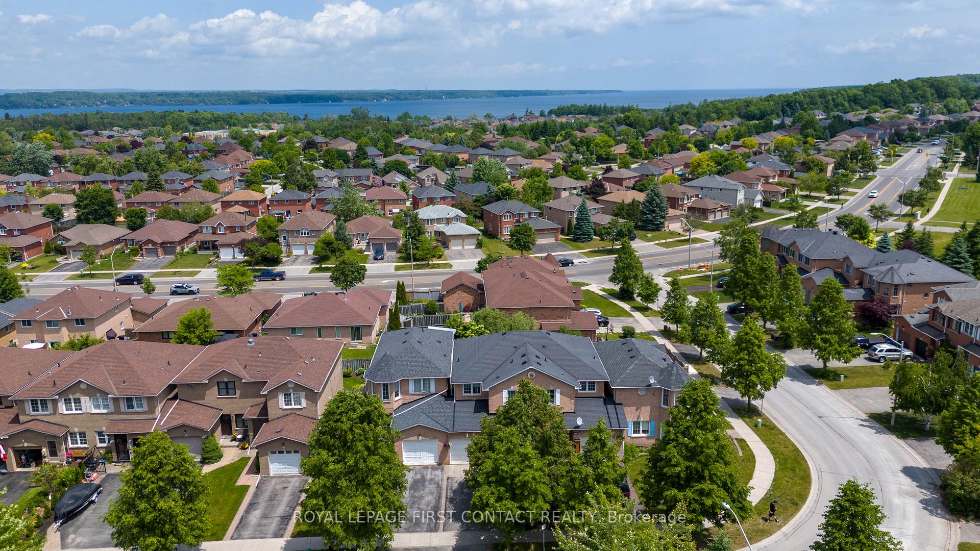 Photo 35 of 126 Bruce Crescent, Barrie, Bayshore — HOMEH