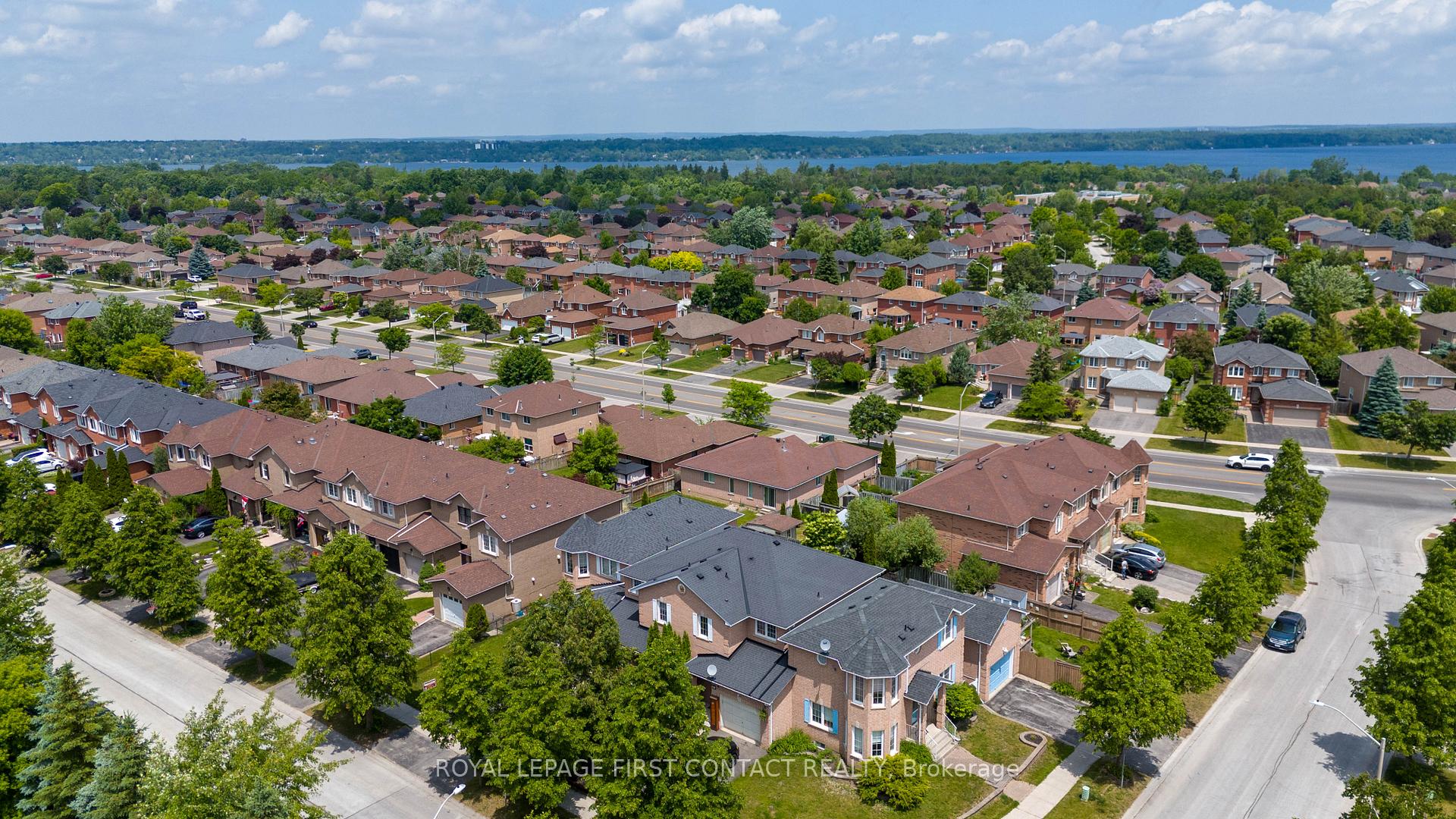 Photo 36 of 126 Bruce Crescent, Barrie, Bayshore — HOMEH
