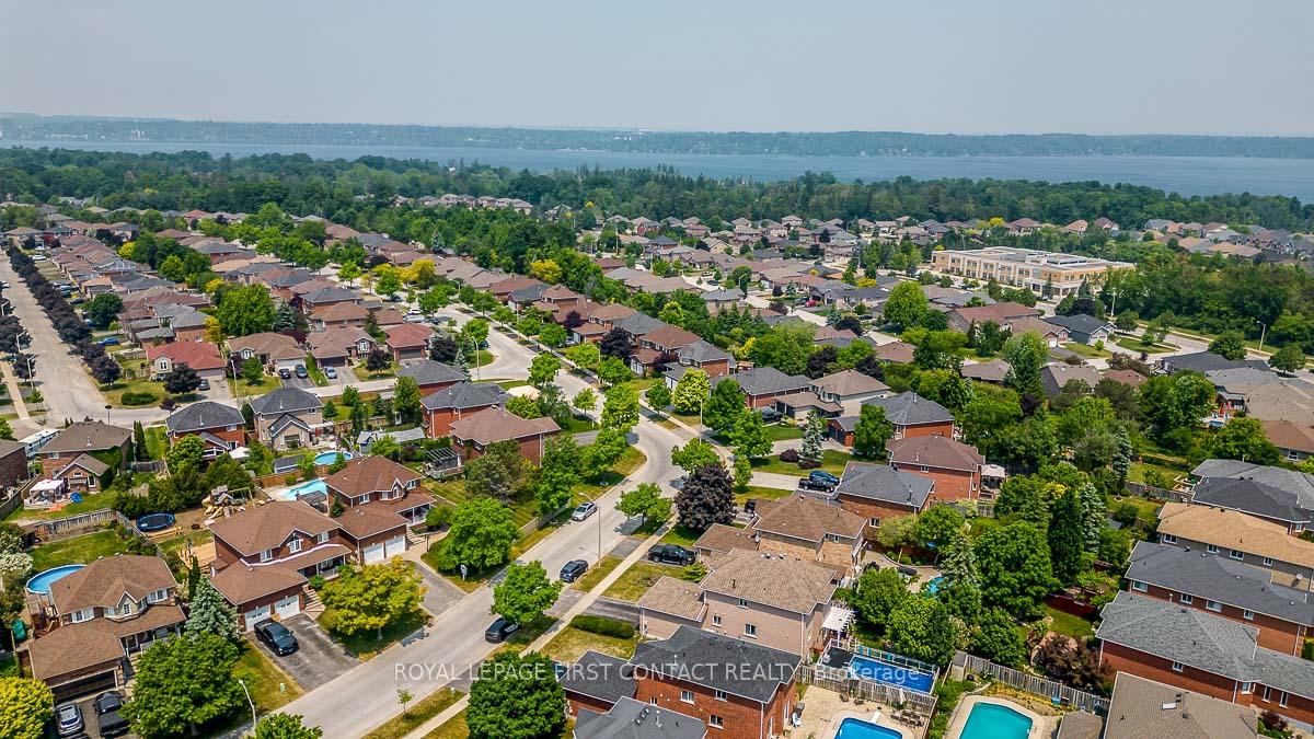 Photo 40 of 126 Bruce Crescent, Barrie, Bayshore — HOMEH