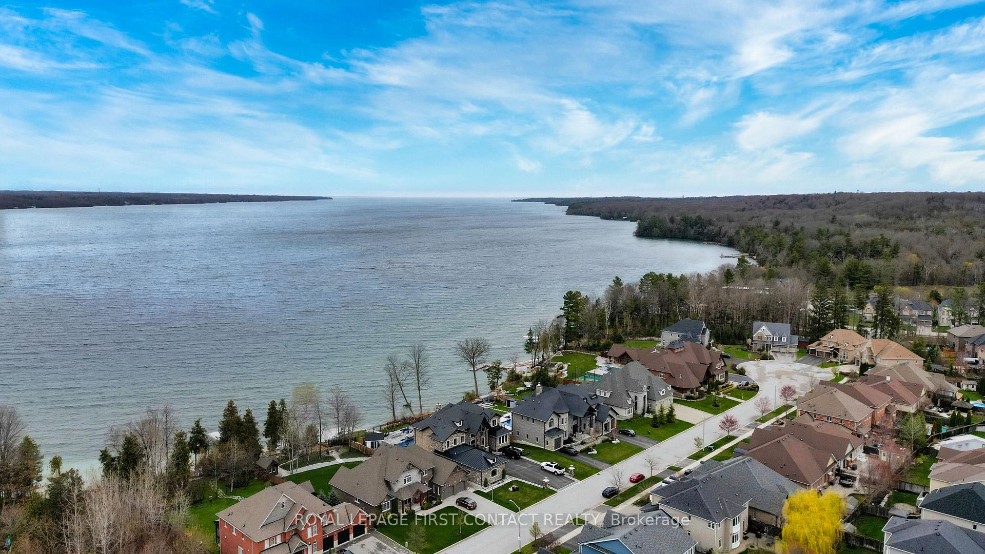 Photo 42 of 126 Bruce Crescent, Barrie, Bayshore — HOMEH