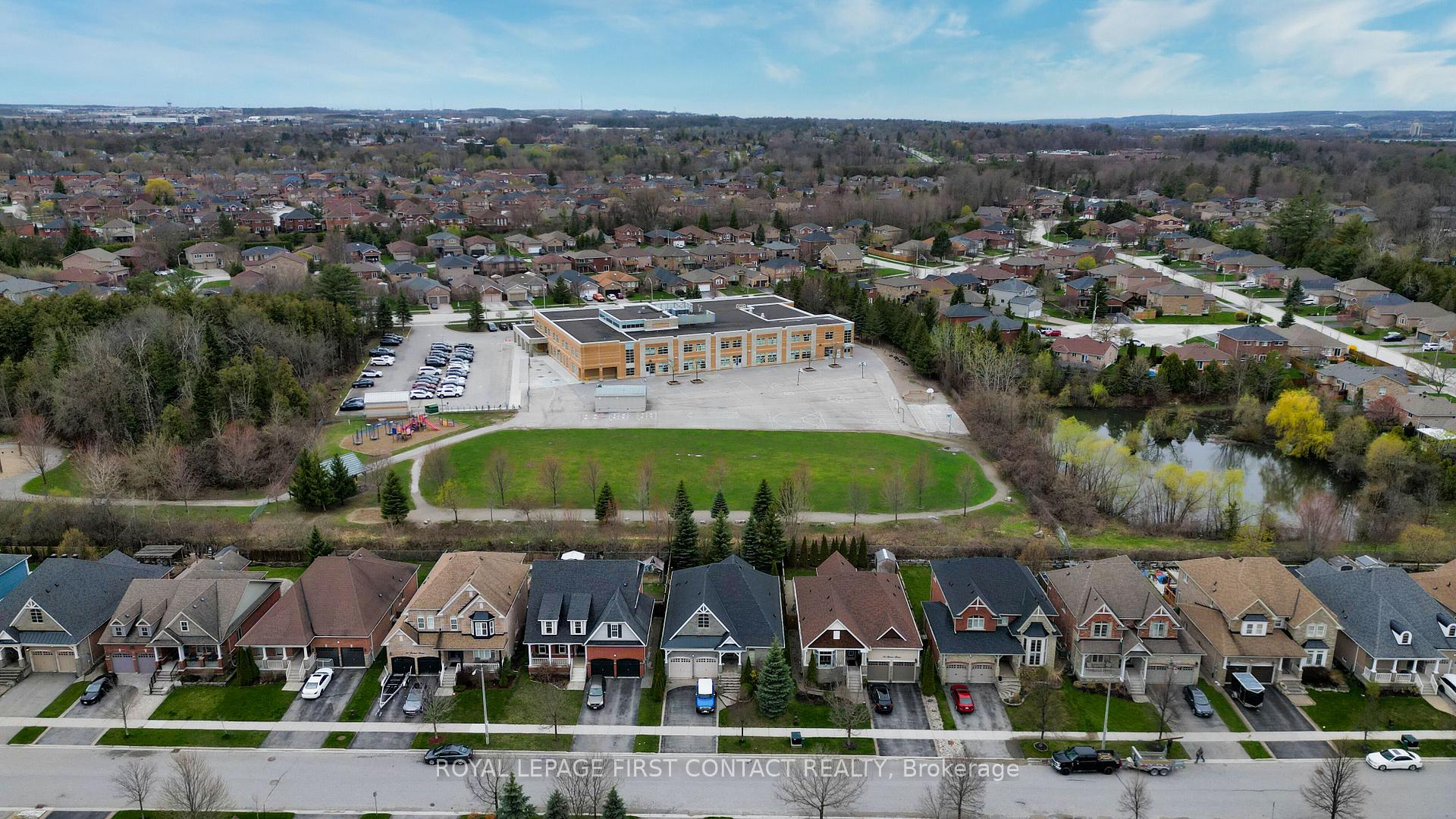 Photo 44 of 126 Bruce Crescent, Barrie, Bayshore — HOMEH