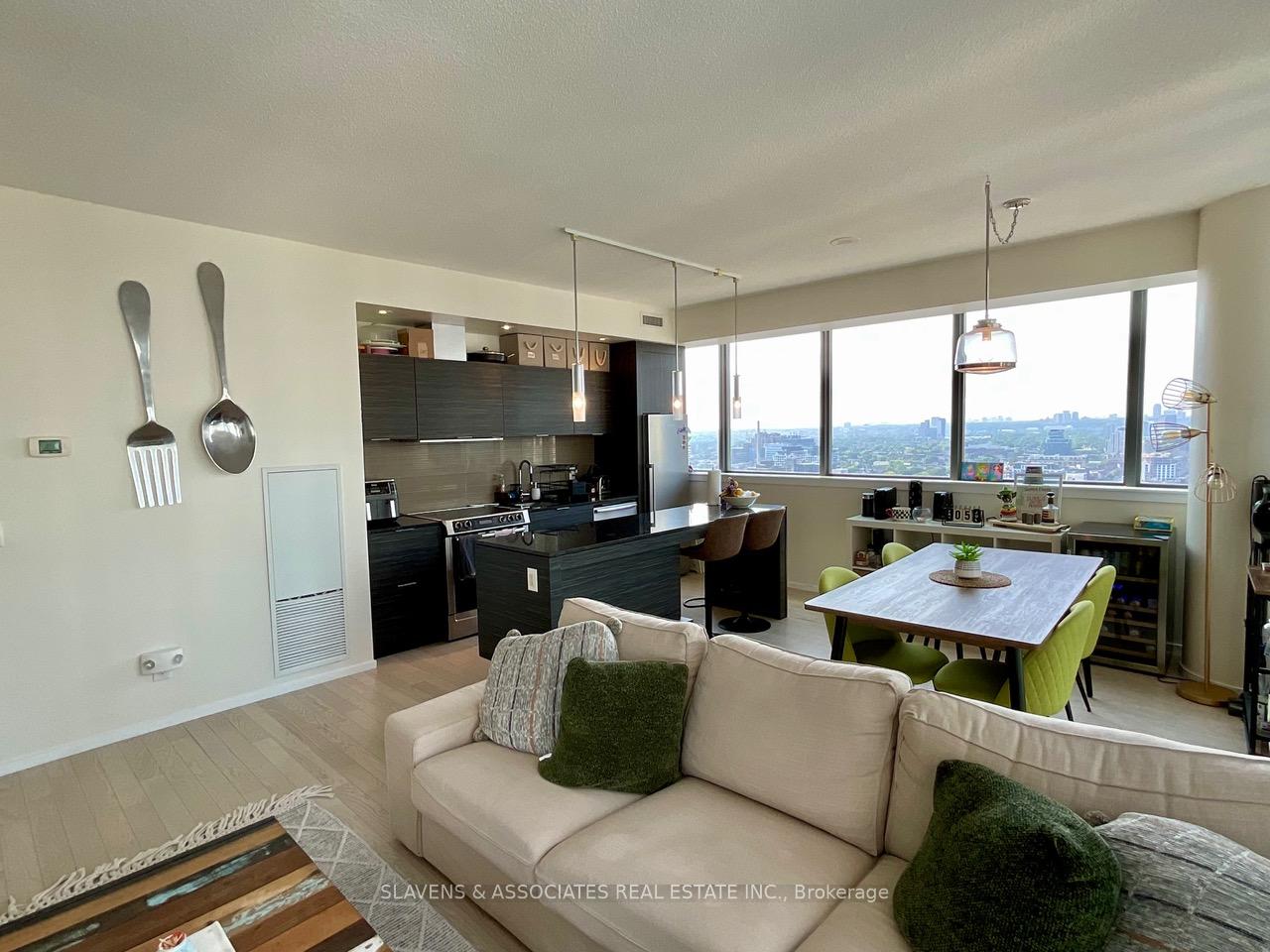 Photo 9 of Unit 2803, 8 Charlotte Street, Toronto, Waterfront Communities — HOMEH